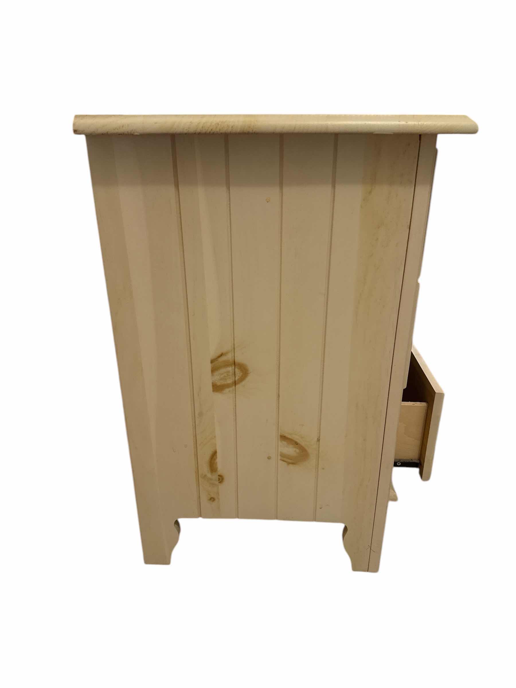 Photo 1 of CREAM COTTAGE DISTRESSED STYLE END TABLE 21“ x 16“ H 25”