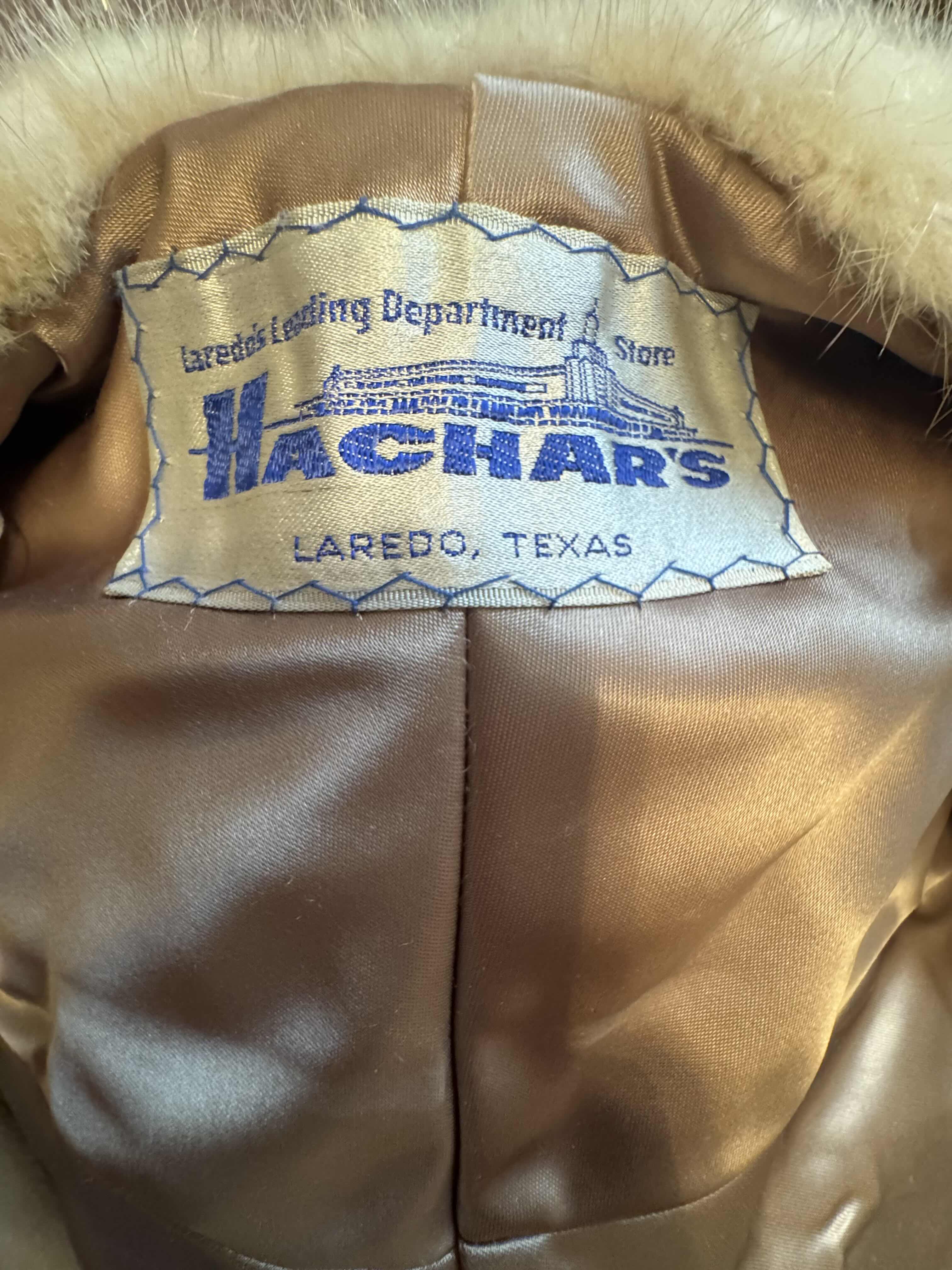 Photo 1 of VINTAGE HACHAR’S LAREDO, TEXAS, FUR COVER WRAP CAPE, WOMEN’S CLOTHING, CREAM/BROWN