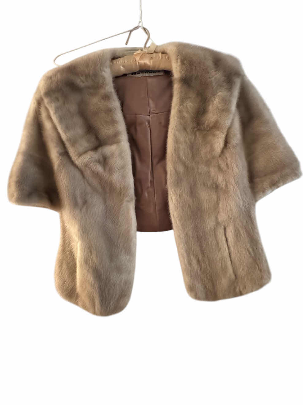 Photo 1 of VINTAGE HACHARβS LAREDO, TEXAS, FUR COVER WRAP CAPE, WOMENβS CLOTHING, CREAM/BROWN