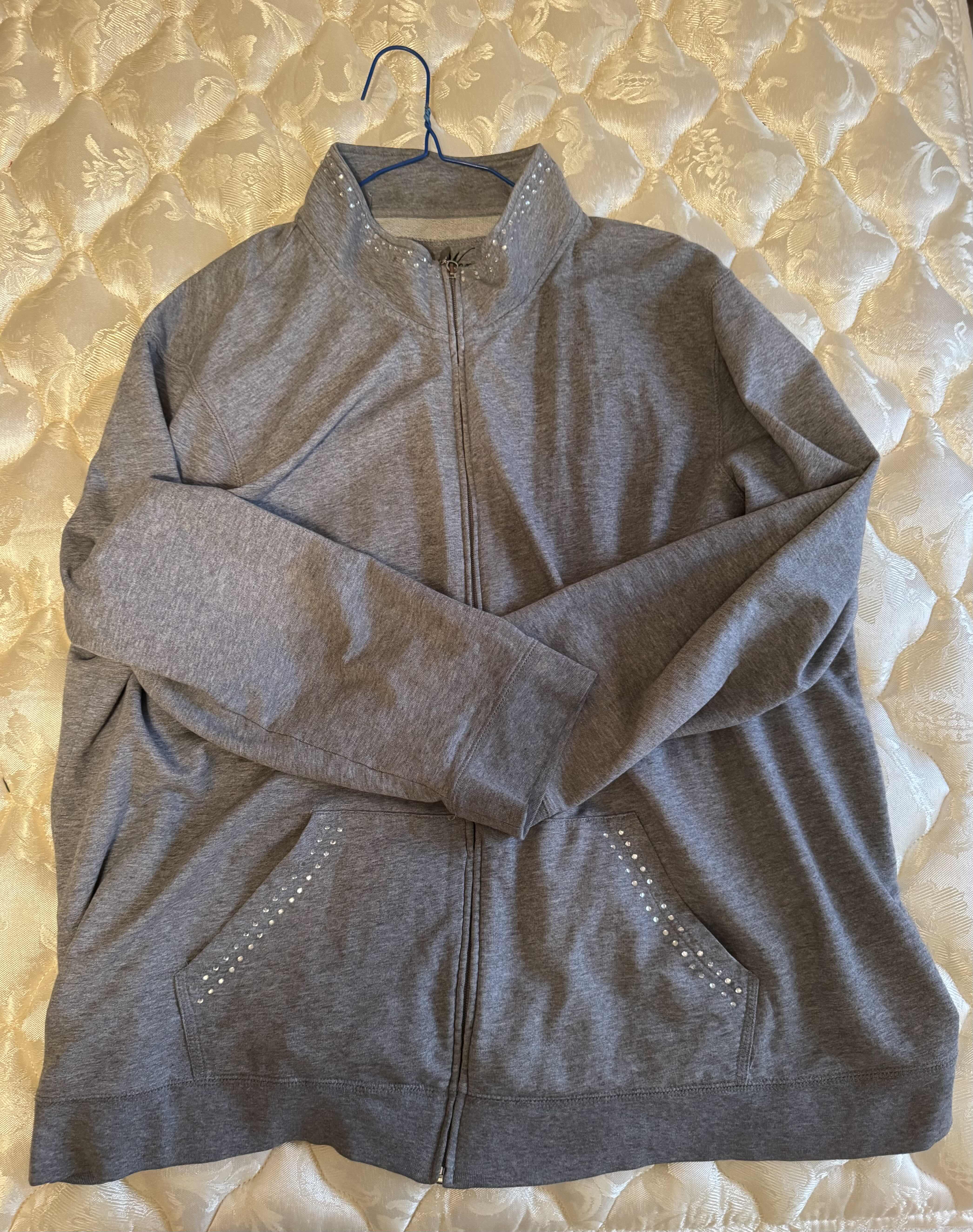 Photo 1 of VINTAGE SHERPA AND SWEATERS, SIZE 2X, WOMEN’S CLOTHING, BLACK AND GRAY