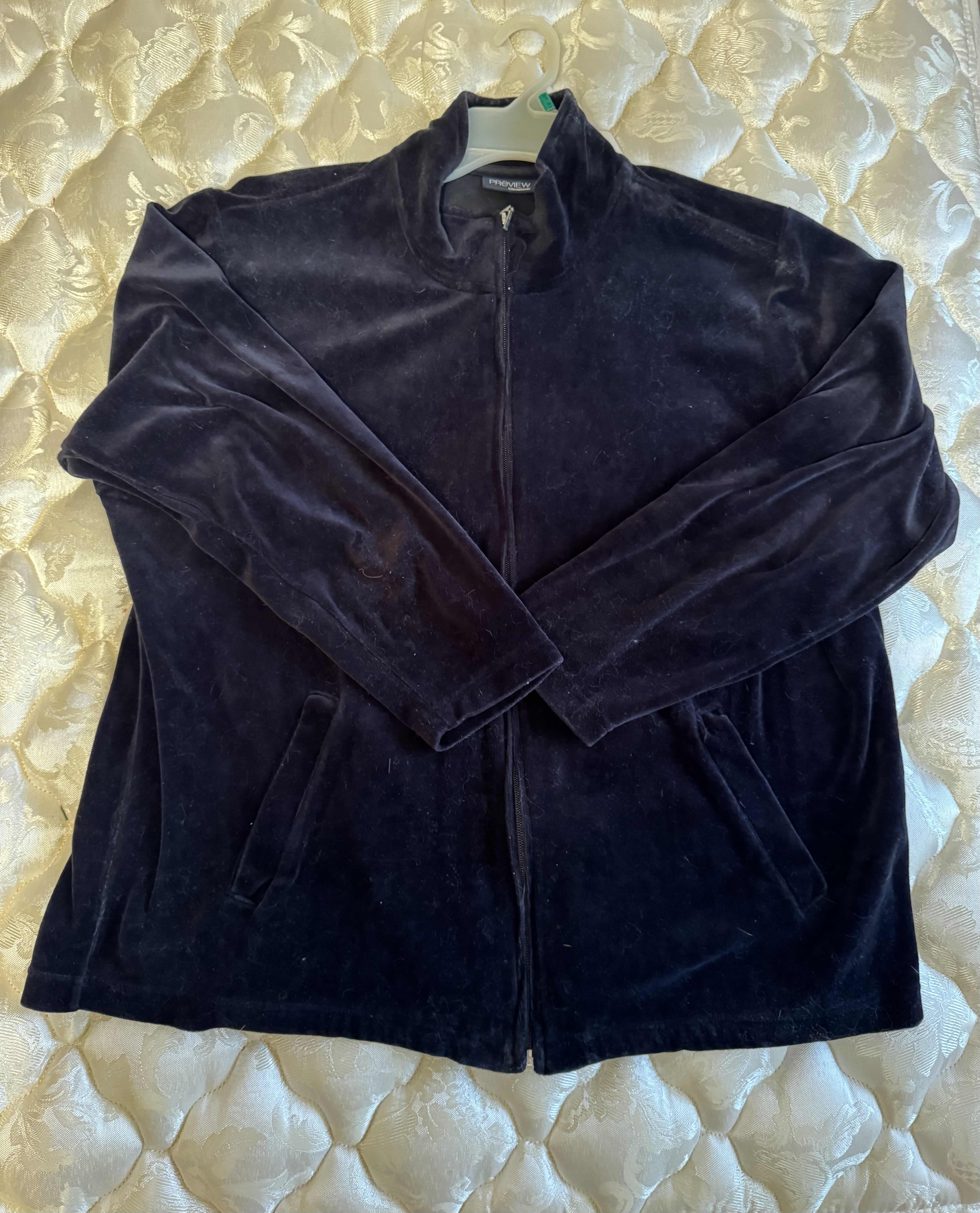 Photo 1 of VINTAGE SHERPA AND SWEATERS, SIZE 2X, WOMEN’S CLOTHING, BLACK AND GRAY
