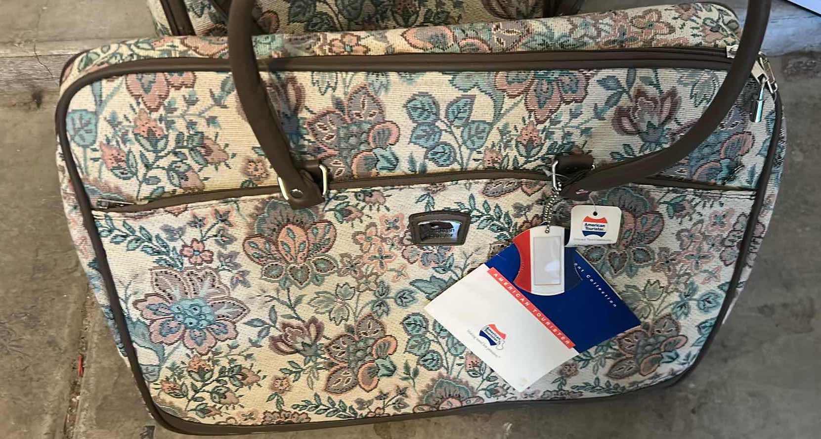 Photo 1 of 3PC AMERICAN TOURISTER LUGGAGE SET