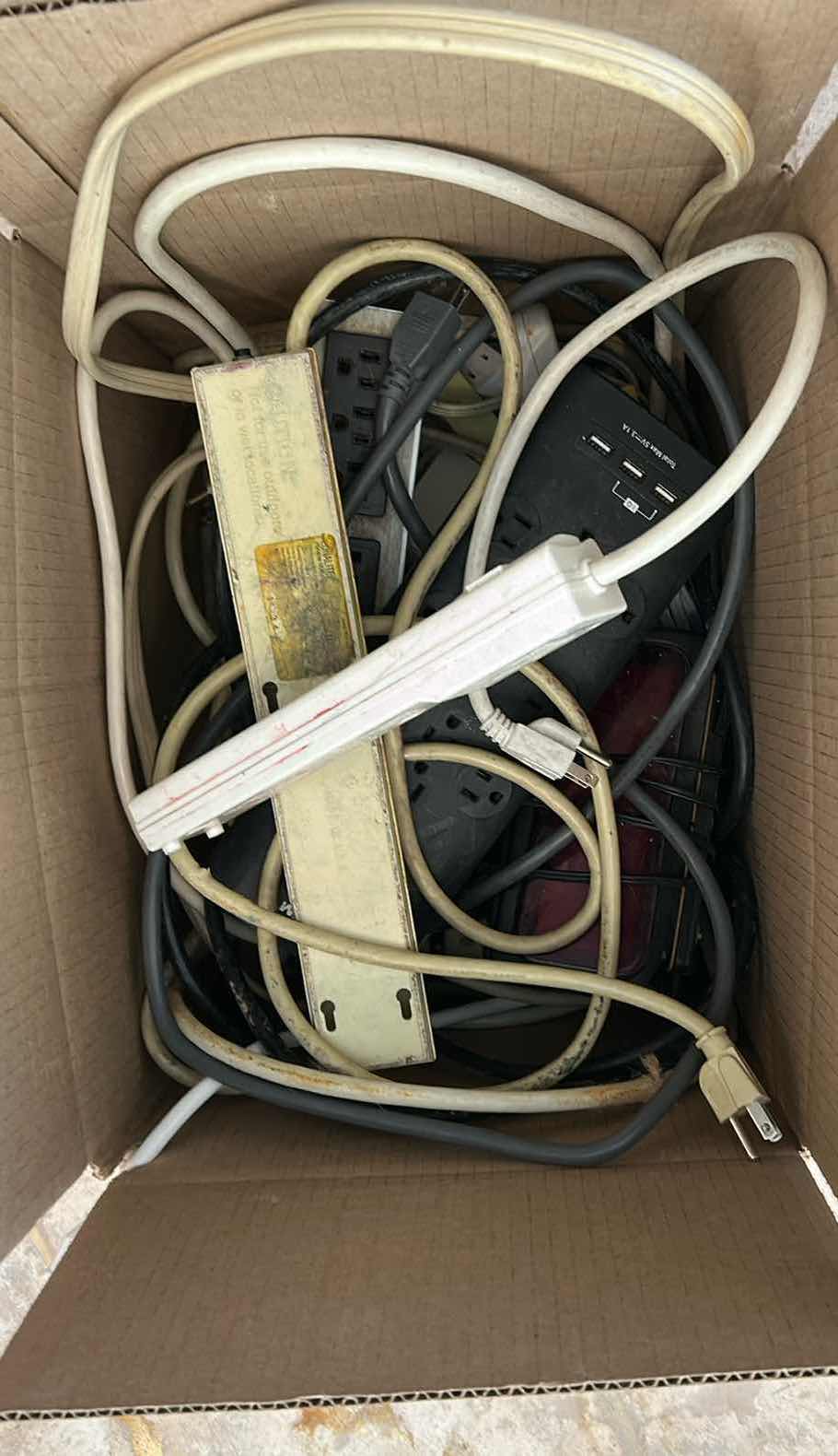Photo 1 of CONTENTS OF BOX ASSORTED POWER STRIPS