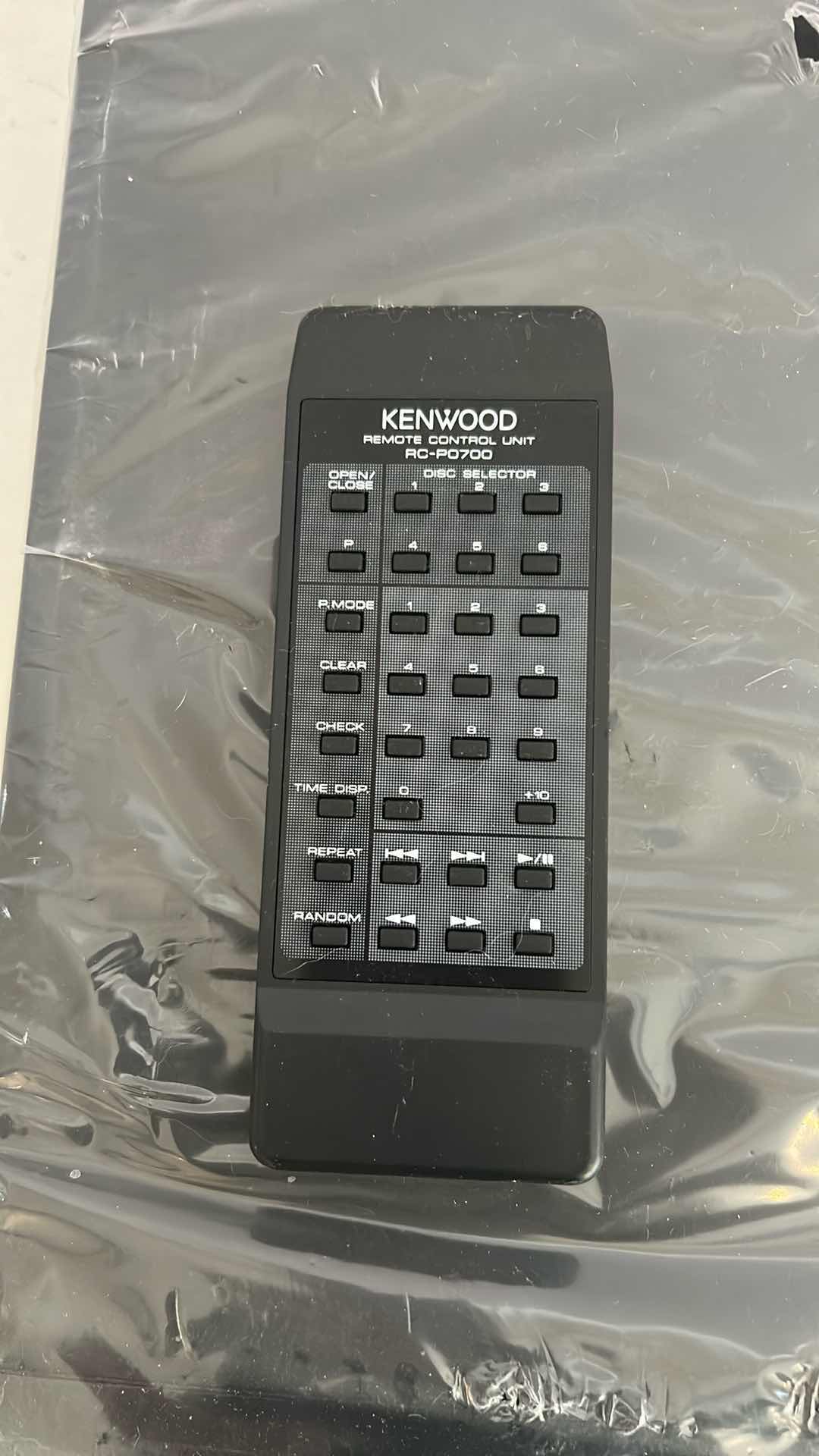 Photo 1 of KENWOOD MUTIPLE COMPACT DISC PLAYER W REMOTE