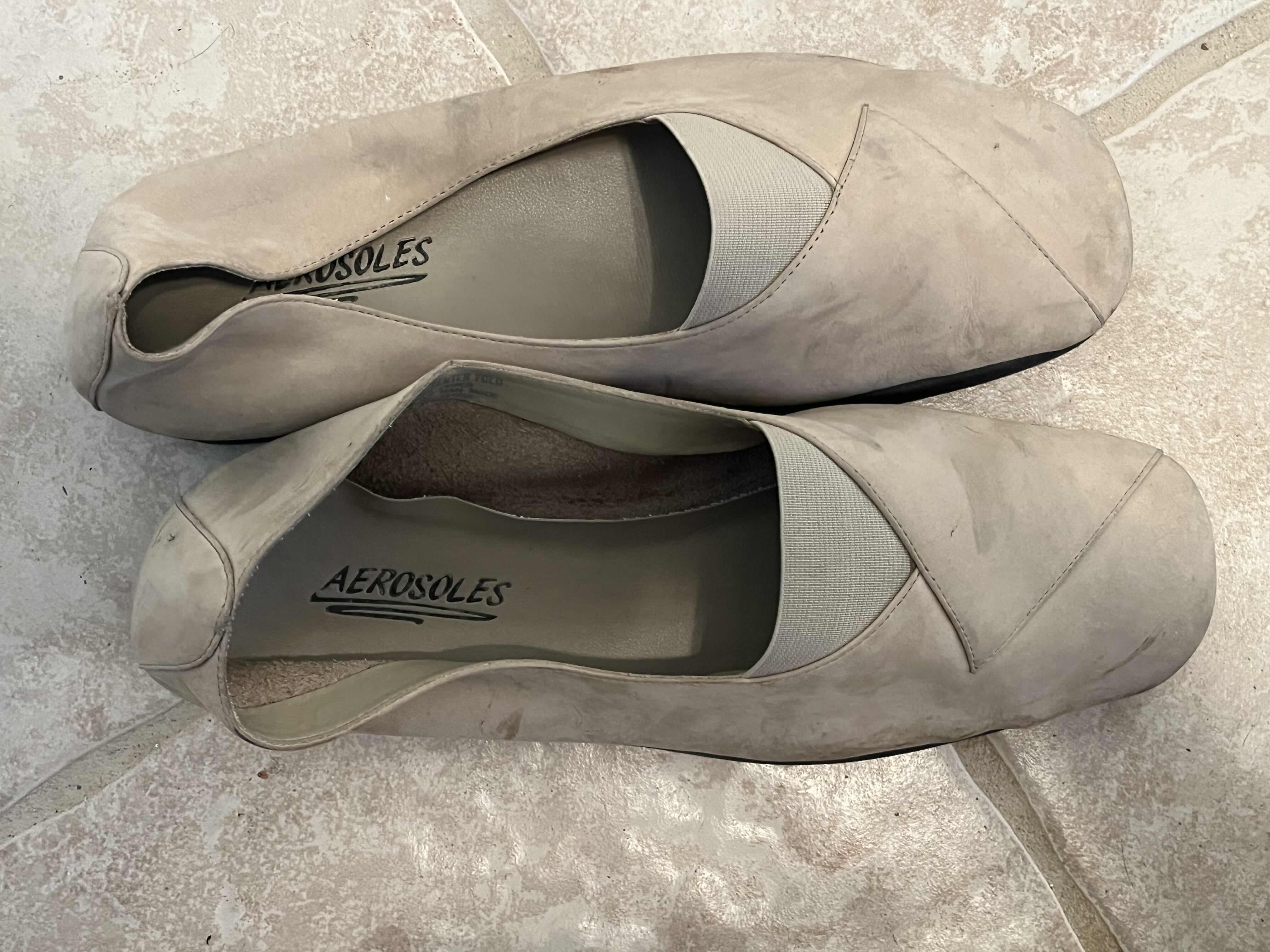 Photo 1 of VINTAGE AEROSOLES WOMEN’S SIZE 9.5-10
