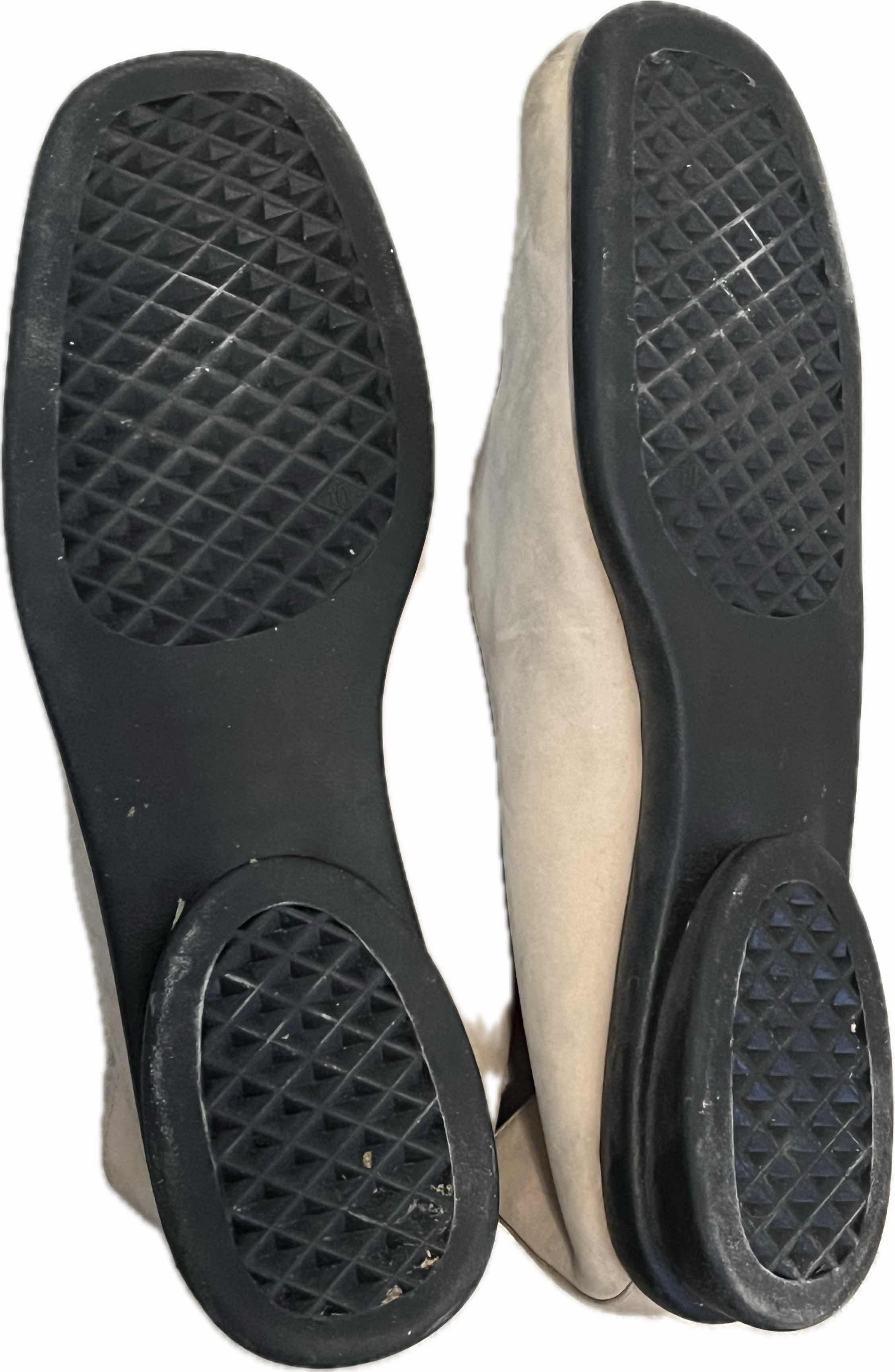 Photo 1 of VINTAGE AEROSOLES WOMEN’S SIZE 9.5-10