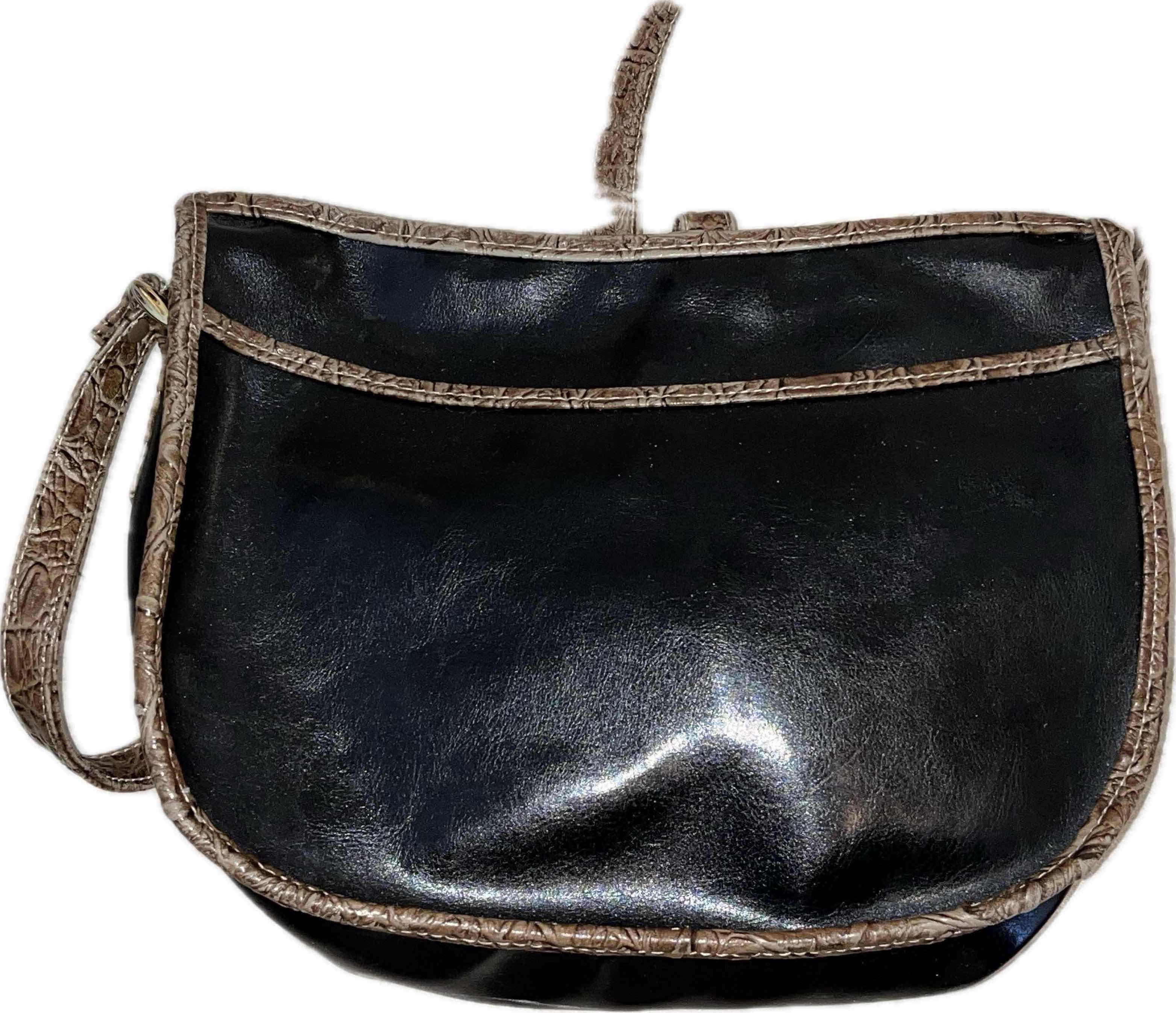 Photo 1 of $70
VINTAGE VTG BRAHMIN CROC EMBOSSED LEATHER BAG