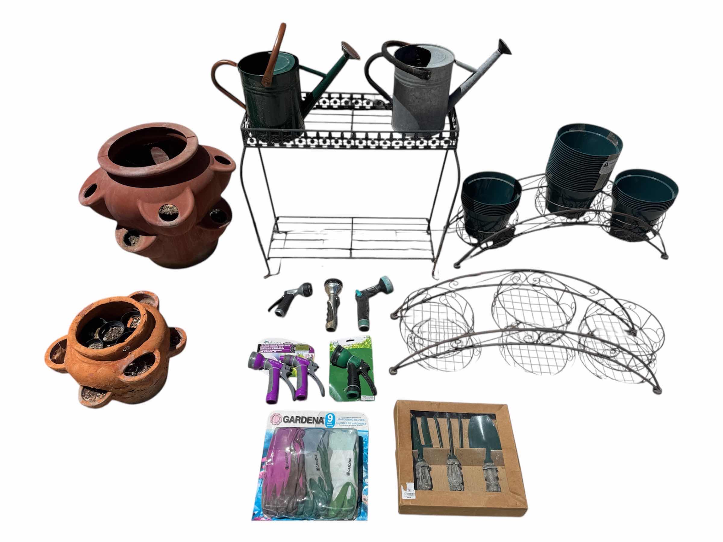 Photo 1 of GARDENING TOOLS, GARDENING GLOVES, PLANT STANDS, PLASTIC POTS, WATERING CAN, WATERING HOSE NOSELS, STRAWBERRY POTS, OUTDOOR


STRAWBERRY POT
D20” X H18”