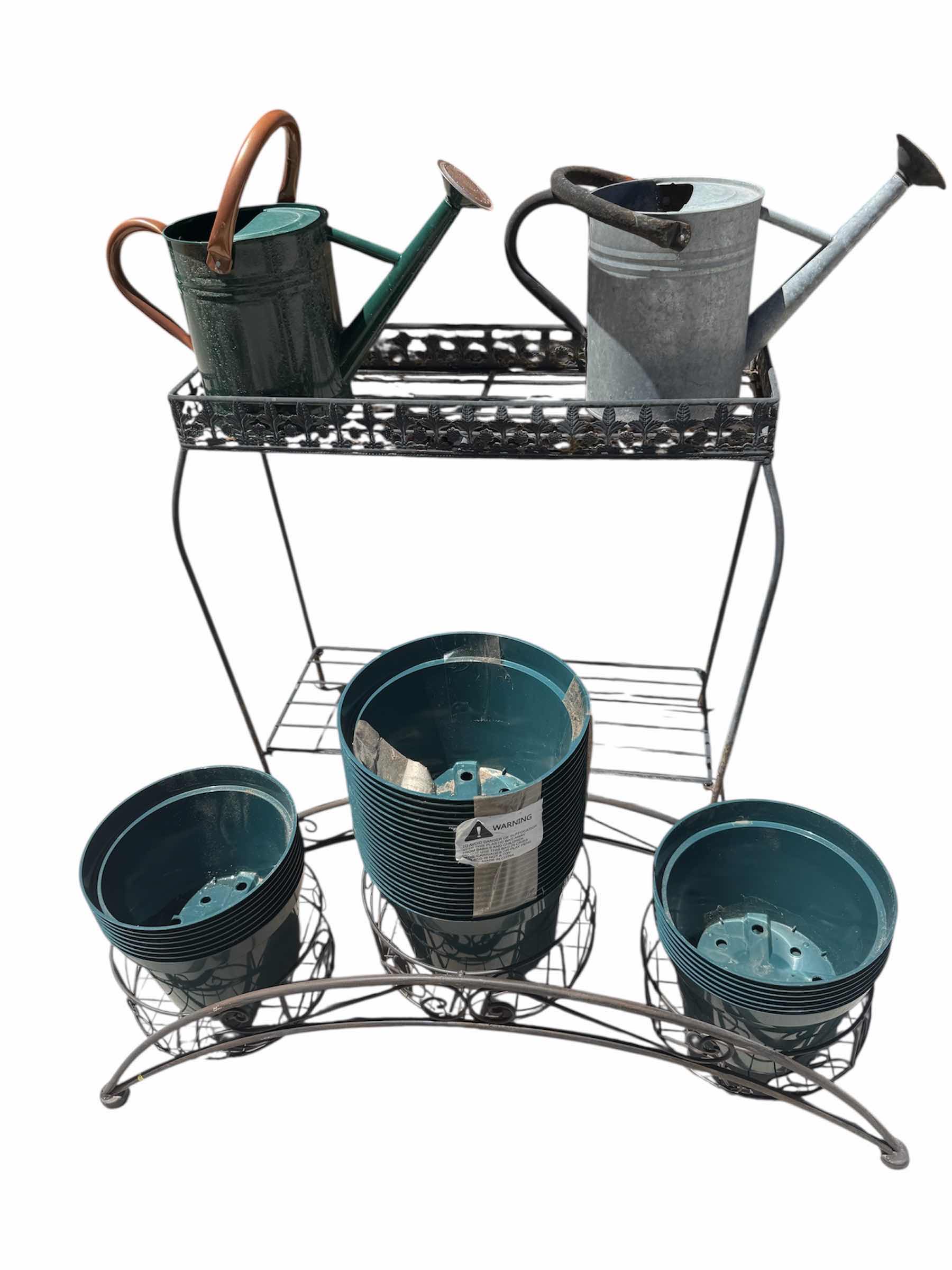 Photo 1 of GARDENING TOOLS, GARDENING GLOVES, PLANT STANDS, PLASTIC POTS, WATERING CAN, WATERING HOSE NOSELS, STRAWBERRY POTS, OUTDOOR


STRAWBERRY POT
D20” X H18”