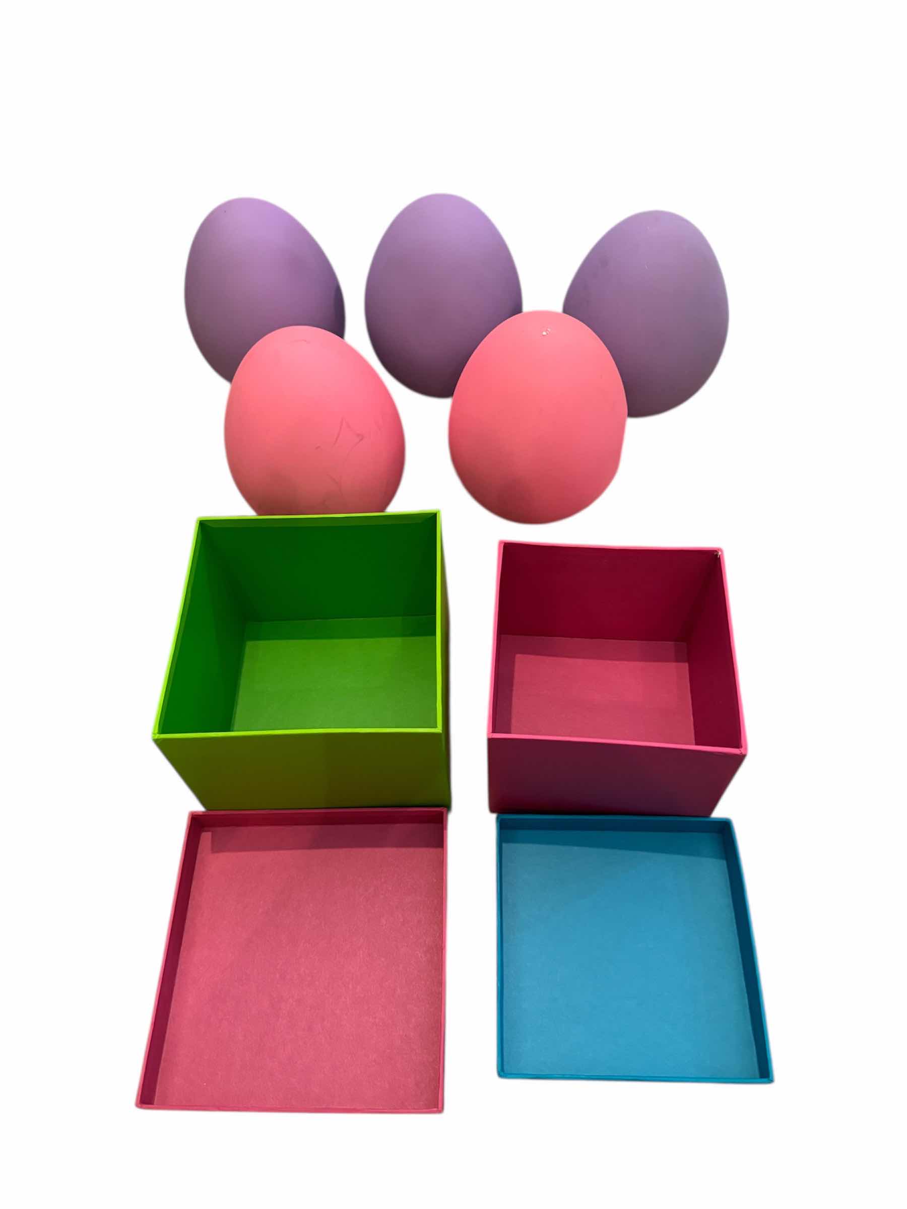 Photo 1 of 40
ASSORTED EASTER HOLIDAY DECOR, EGGS, EGG STAND, AND STORAGE BOXES

H17” AND SMALLER