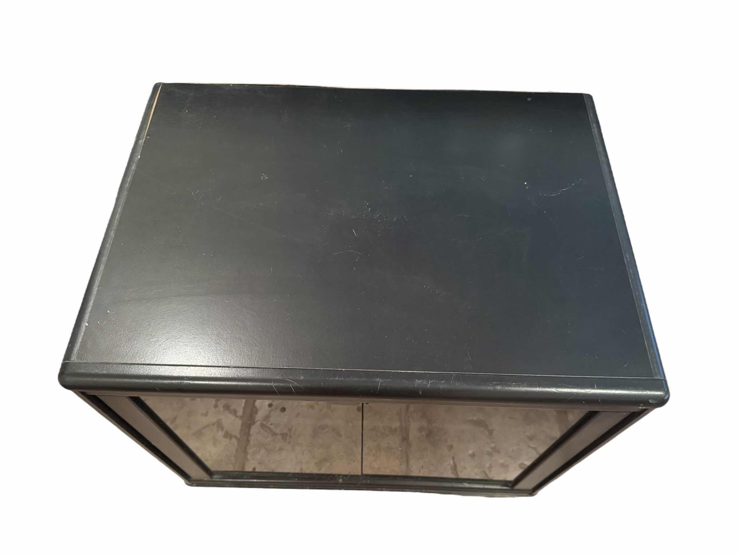 Photo 1 of 60
BLACK ROLLING WOODEN CABINET WITH GLASS DOORS, HOME ESSENTIALS, HOME FURNITURE 

19.5” X 26.5” X H22”