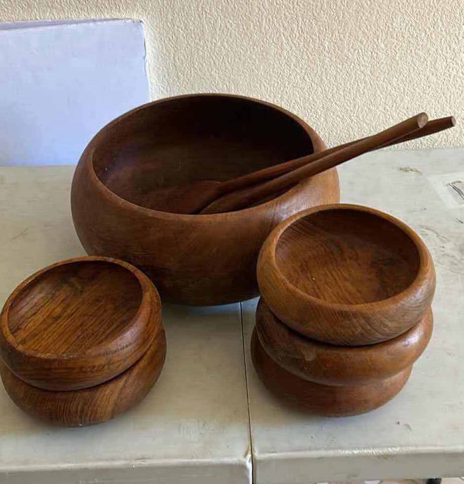 Photo 1 of TEAKWOOD SALAD BOWL W 5 BOWLS SILVER PLATED OVAL BASKET NEEDS POLISHING