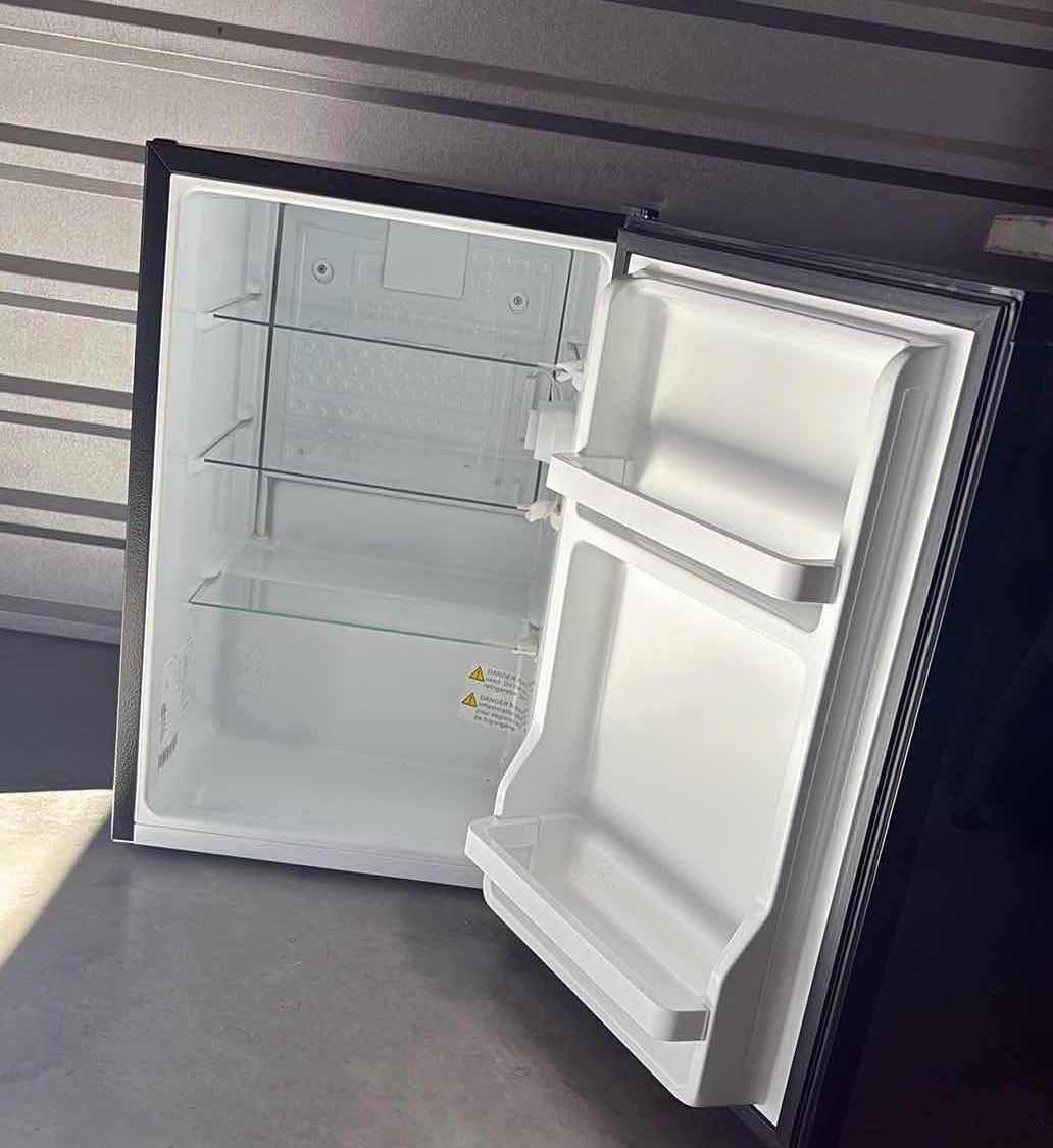 Photo 1 of HISENSE MINI FRIDGE WORKS 18”X19”X28”H