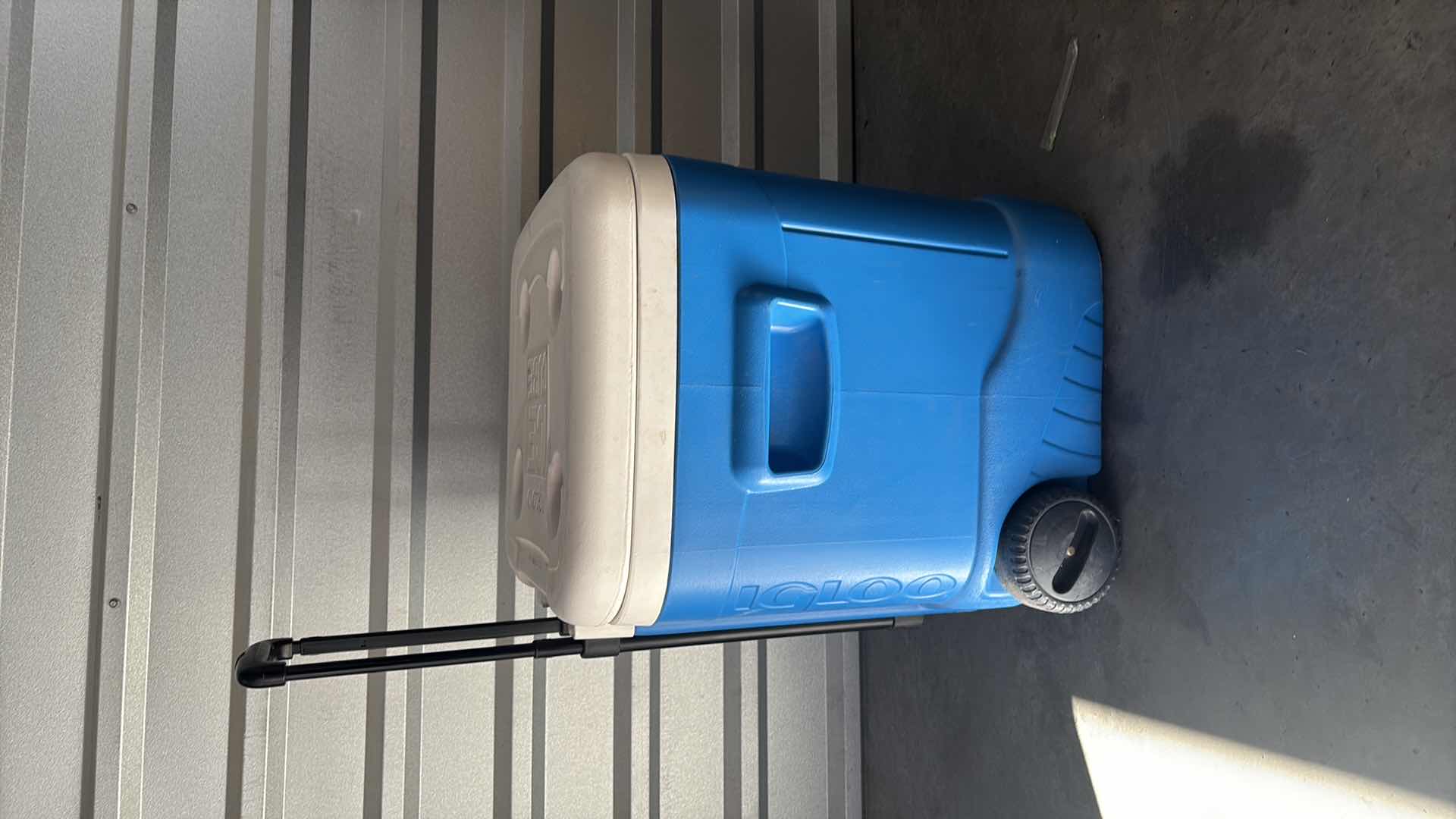 Photo 1 of IGLOO ICE CUBE COOLER 18”X18”X20”H