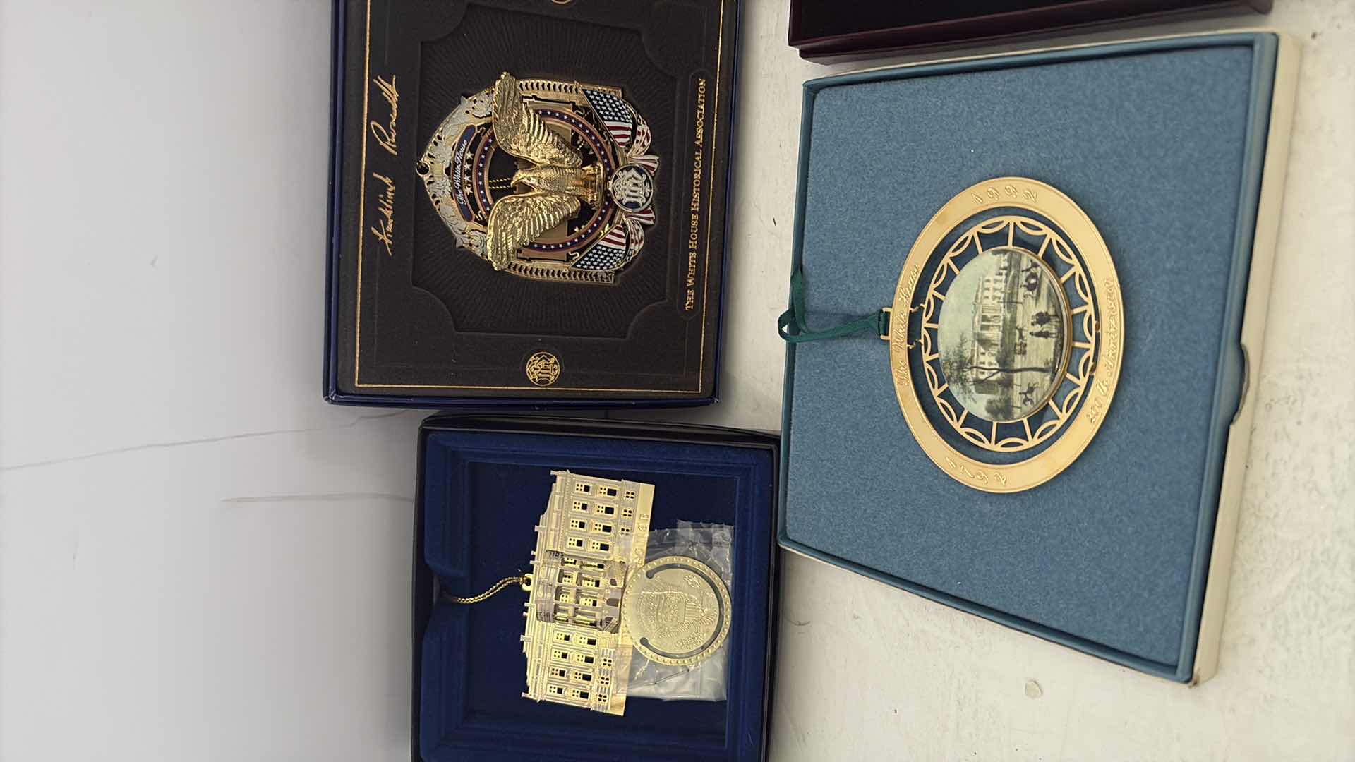 Photo 1 of WHITE HOUSE HISTORICAL SOCIETY CHRISTMAS ORNAMENTS COA