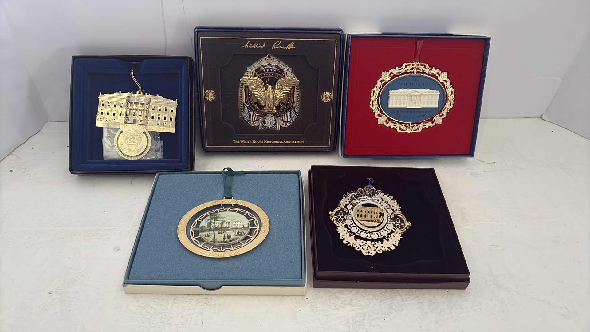 Photo 1 of WHITE HOUSE HISTORICAL SOCIETY CHRISTMAS ORNAMENTS COA