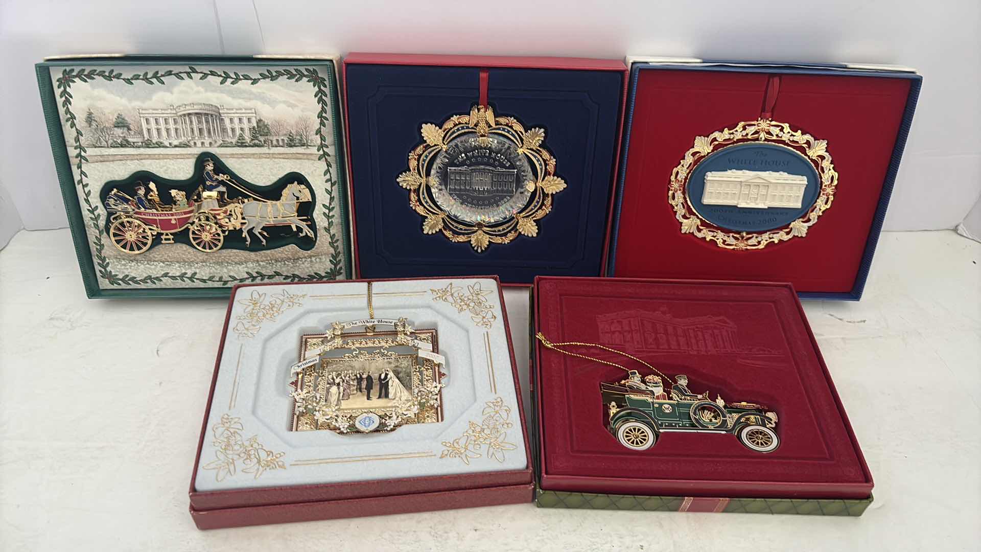 Photo 1 of WHITE HOUSE HISTORICAL SOCIETY CHRISTMAS ORNAMENTS COA