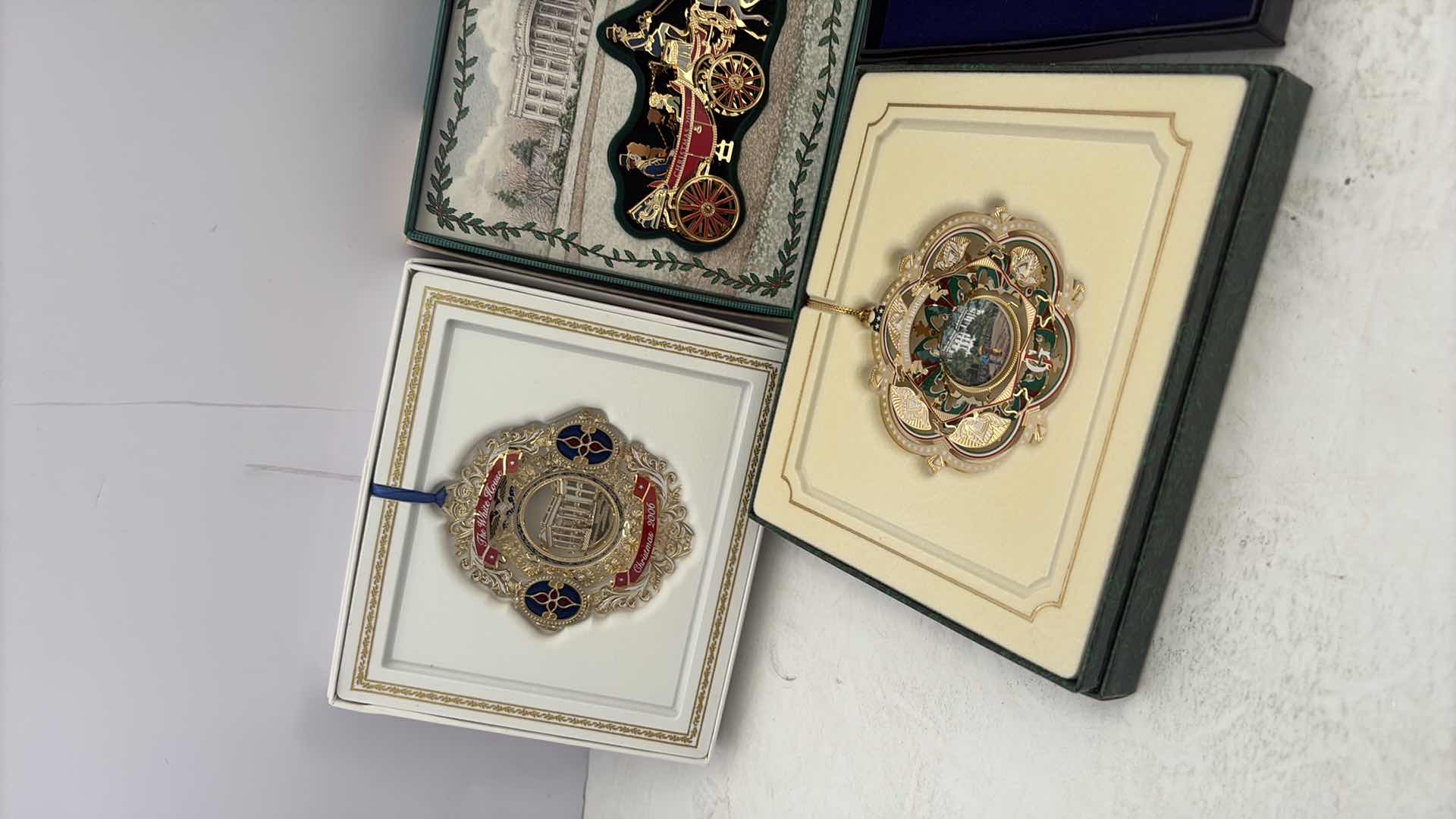 Photo 1 of WHITE HOUSE HISTORICAL SOCIETY CHRISTMAS ORNAMENTS COA