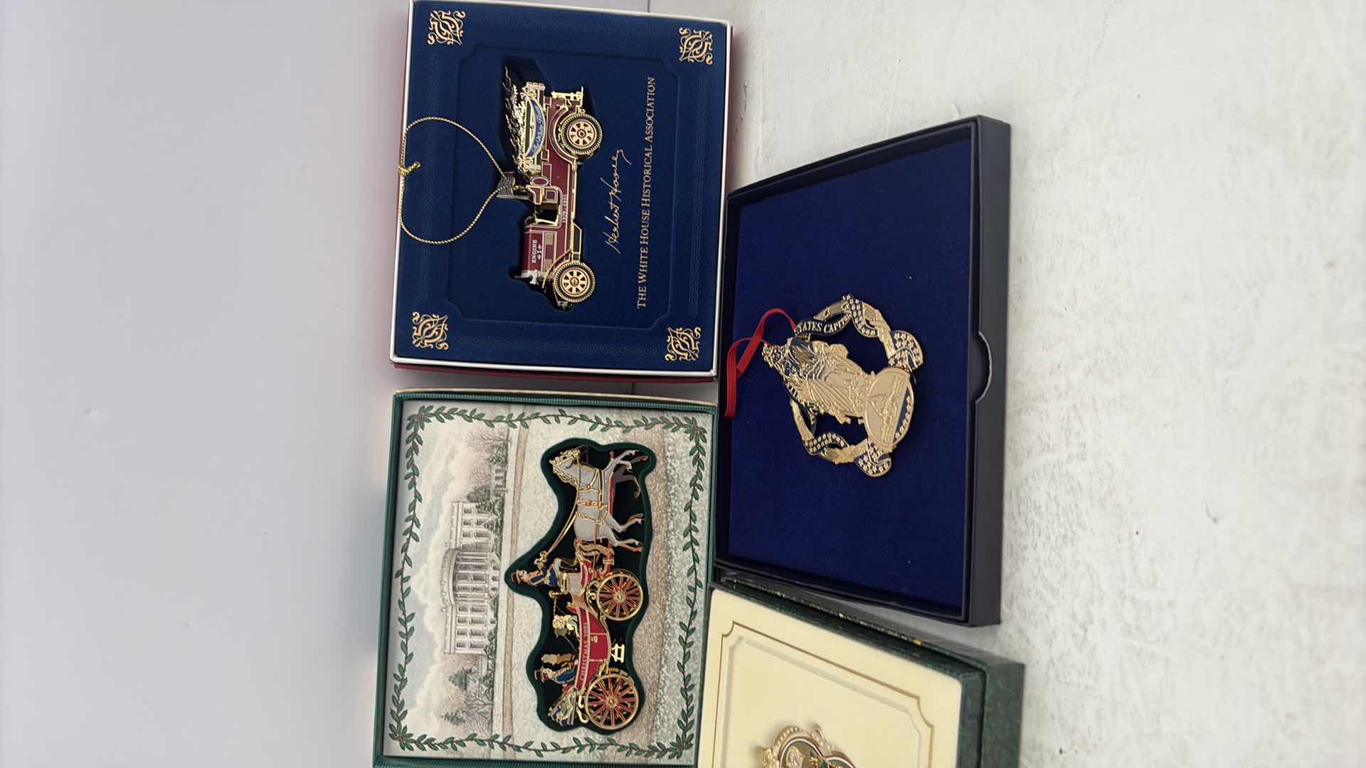 Photo 1 of WHITE HOUSE HISTORICAL SOCIETY CHRISTMAS ORNAMENTS COA
