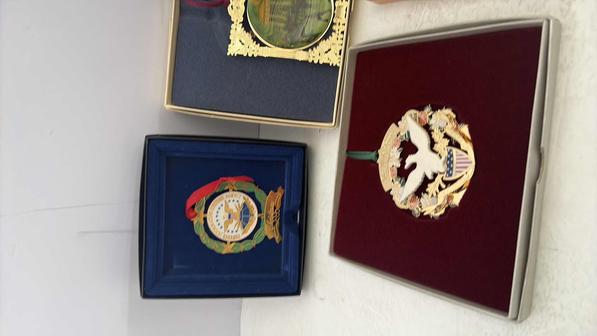 Photo 1 of WHITE HOUSE HISTORICAL SOCIETY CHRISTMAS ORNAMENTS COA