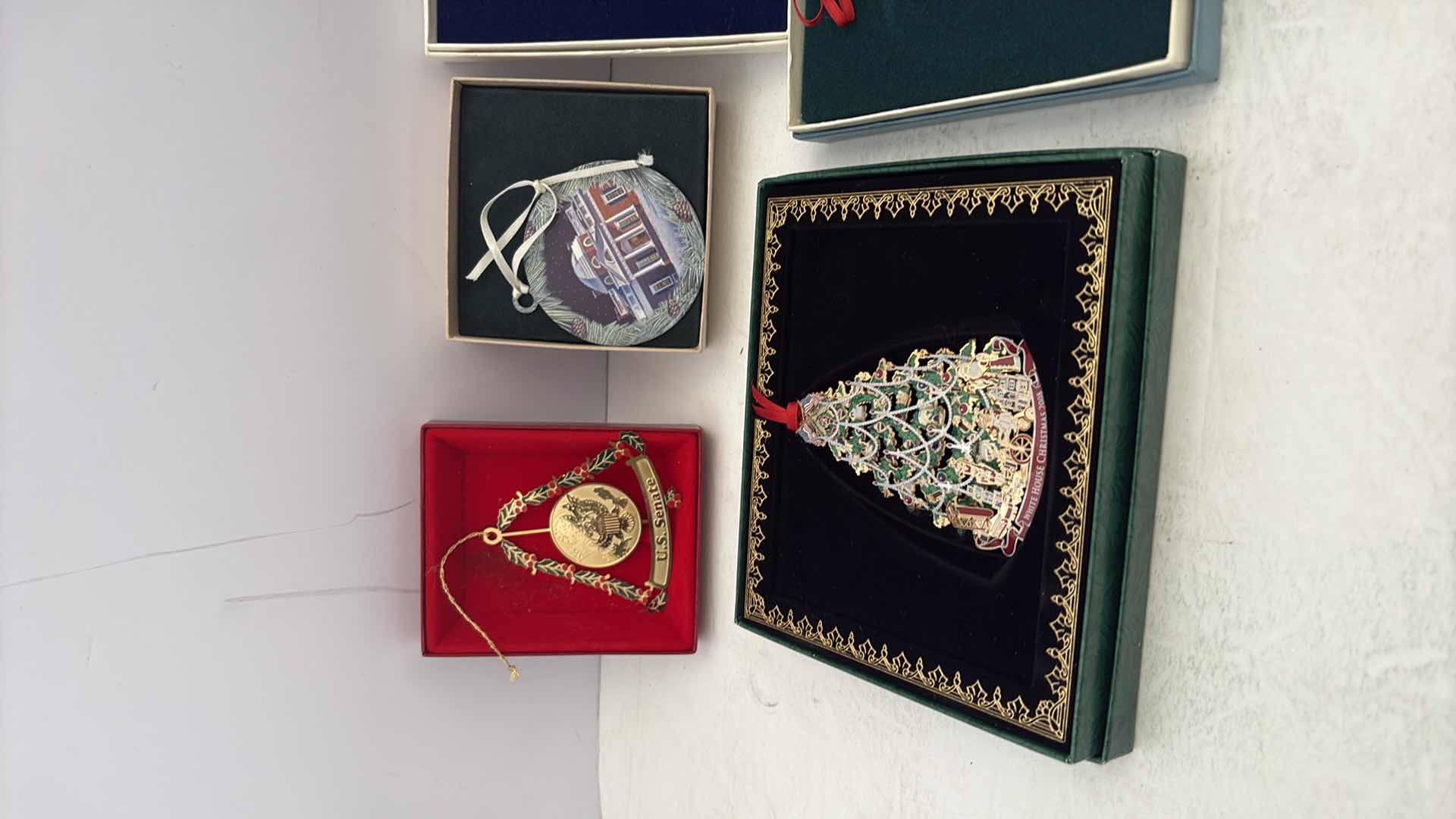 Photo 1 of WHITE HOUSE HISTORICAL SOCIETY CHRISTMAS ORNAMENTS COA