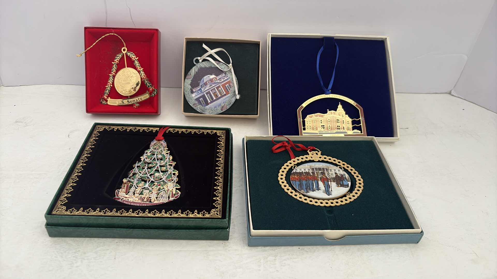 Photo 1 of WHITE HOUSE HISTORICAL SOCIETY CHRISTMAS ORNAMENTS COA
