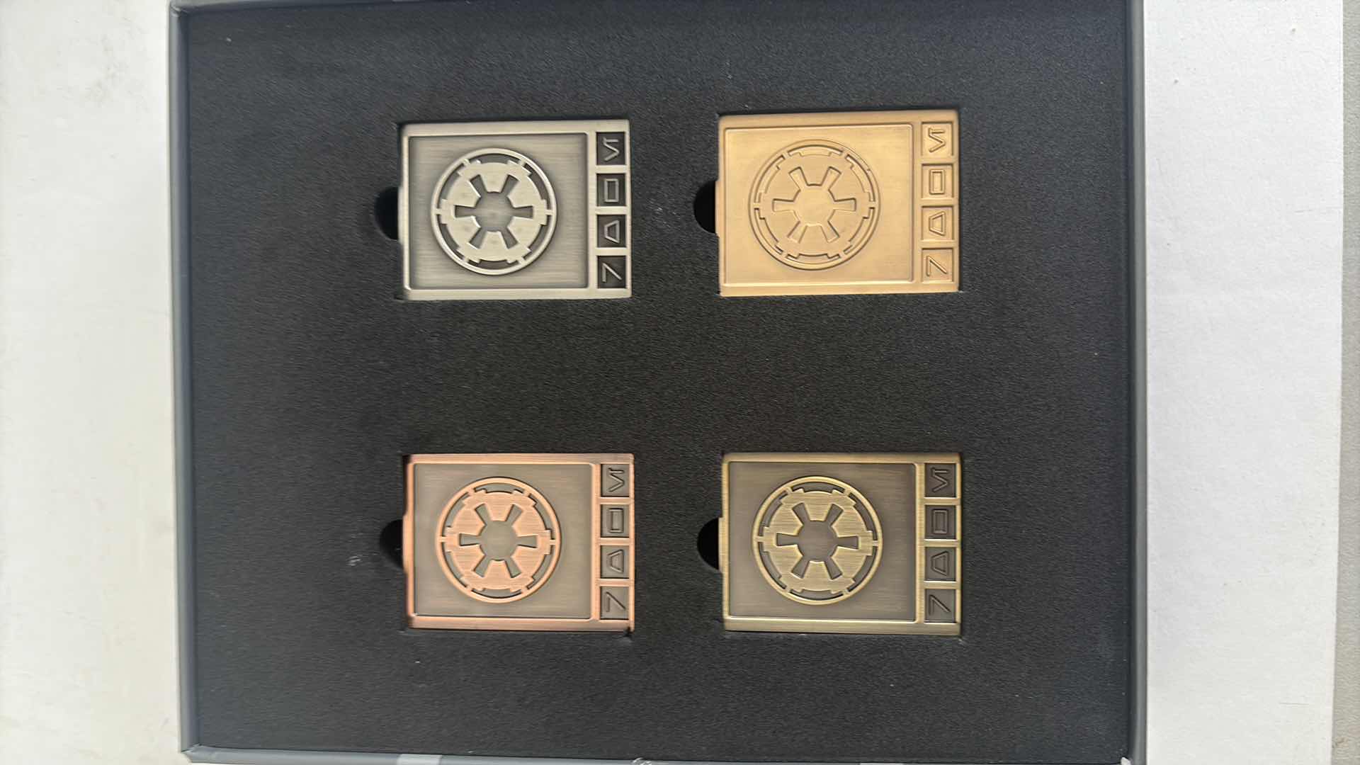 Photo 1 of STAR WARS IMPERIAL CREDITS BOX SET COLLECTIBLE 2”