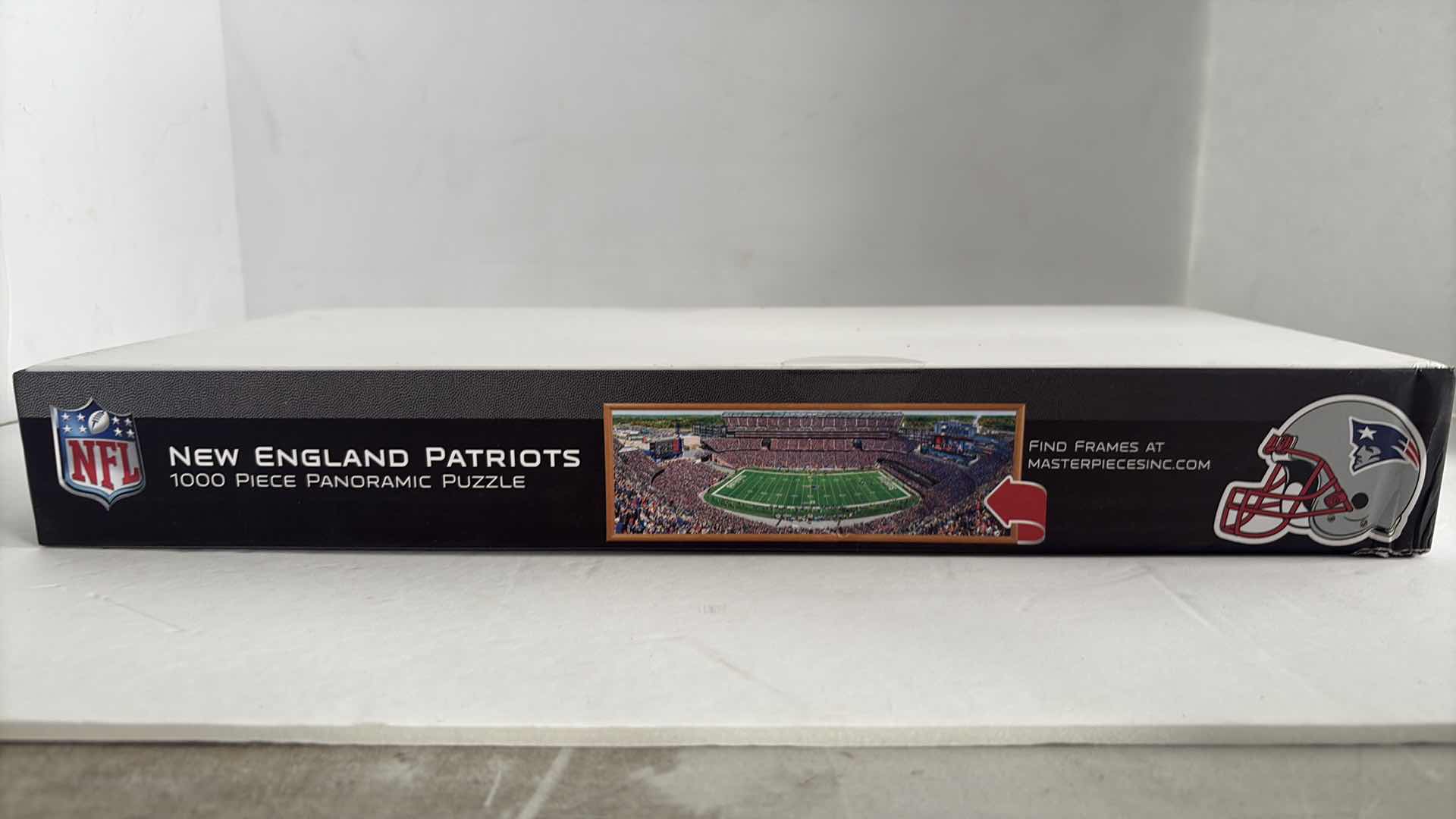 Photo 1 of NEW IN BOX-NFL NEW ENGLAND PATRIOTS 1000 PIECE PANORAMIC PUZZLE SEALED