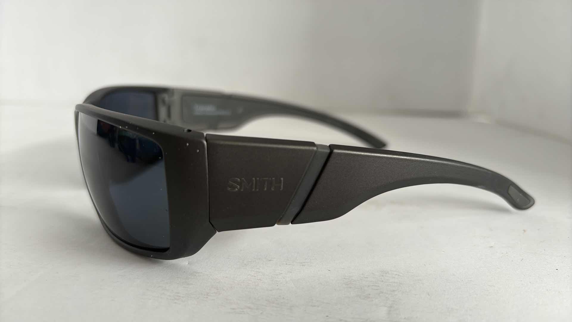 Photo 1 of SMITH TRANSFER POLARIZED CHROMAPOP SUNGLASSES MATTE CHARCOAL