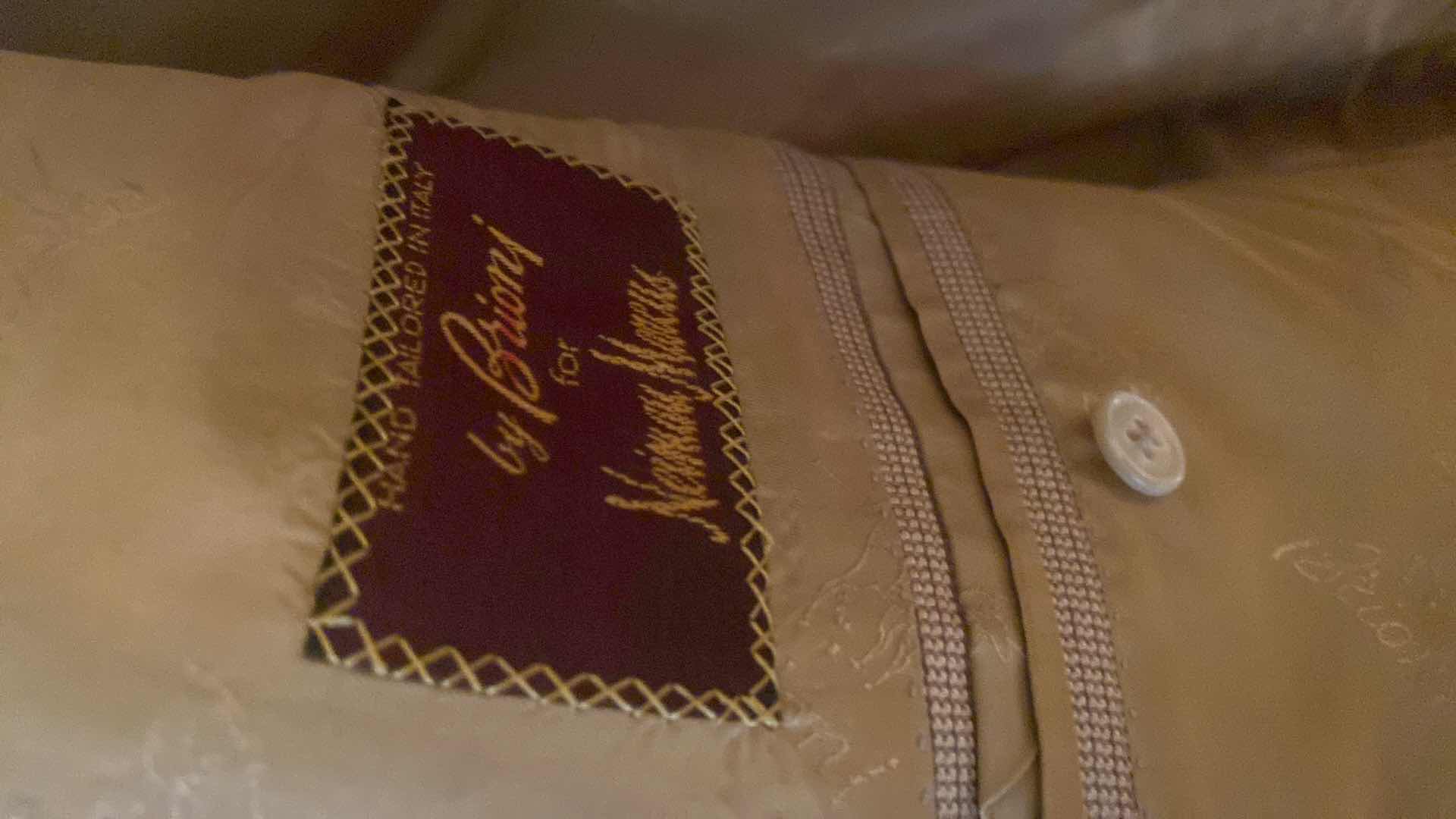 Photo 1 of BRIONI FOR NIEMAN MARCUS HAND TAILORED WOOL JACKET MADE IN ITALY MENS SIZE EST LARGE