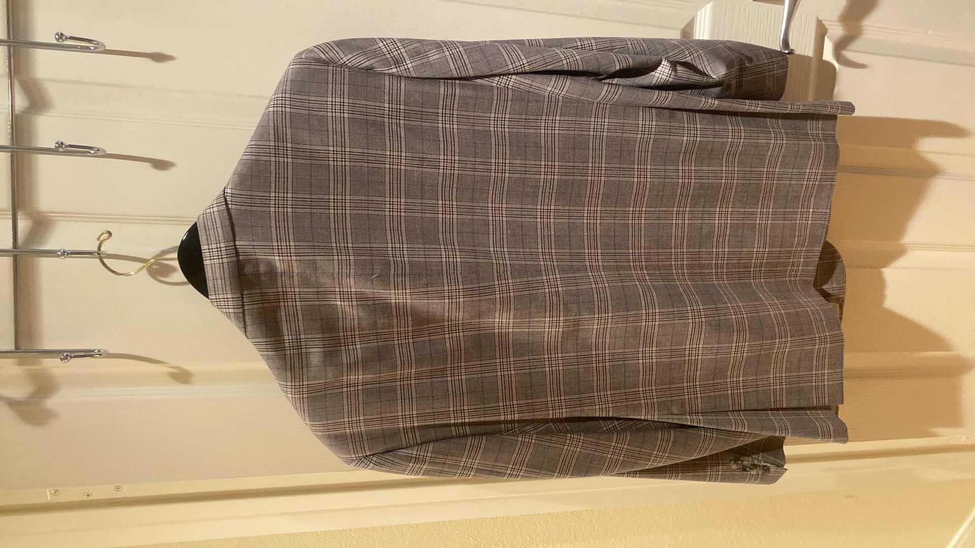 Photo 1 of BRIONI FOR NIEMAN MARCUS HAND TAILORED WOOL JACKET MADE IN ITALY MENS SIZE EST LARGE