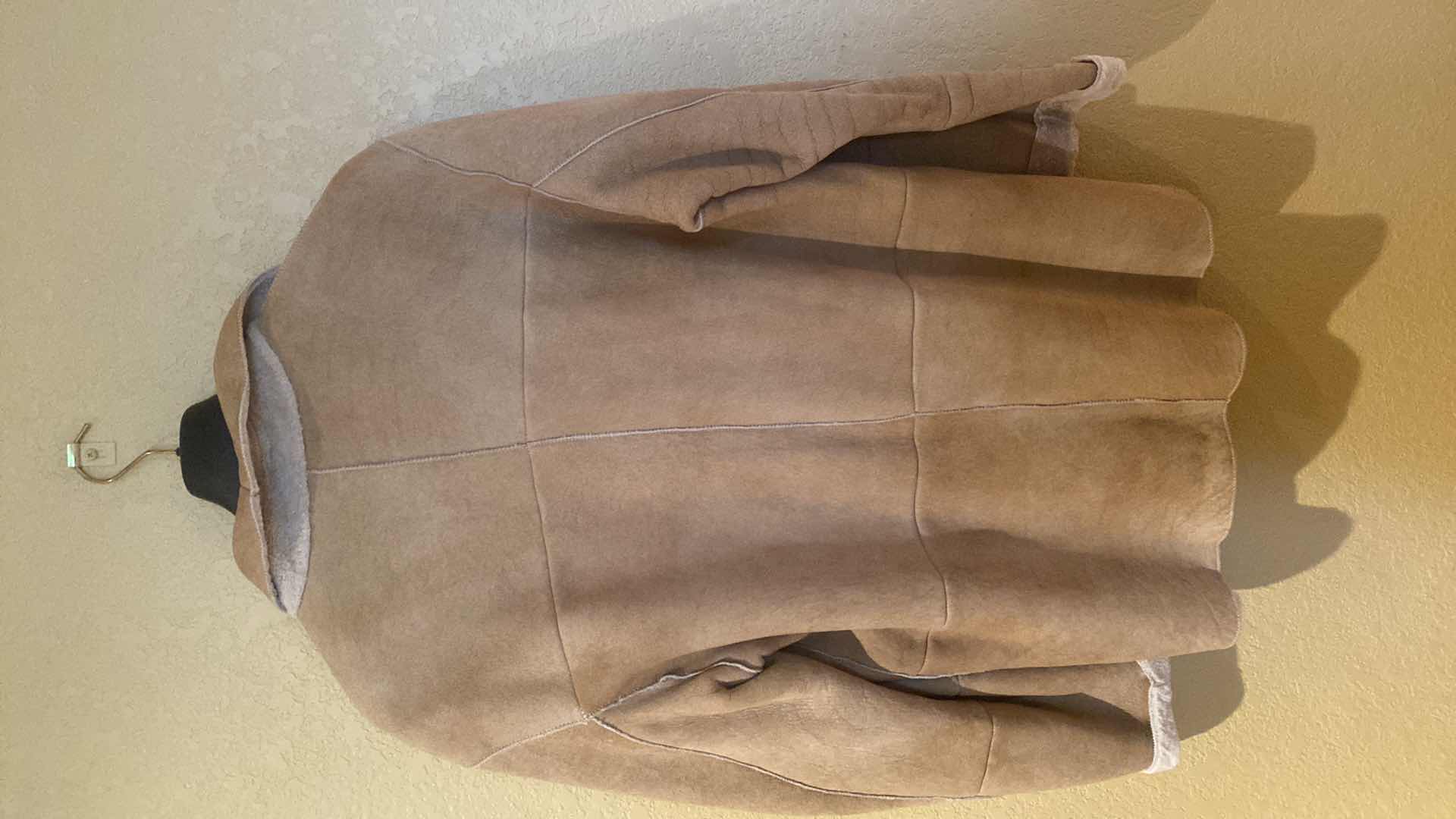 Photo 1 of GIMO’s SHEARLING JACKET MENS EST SIZE LARGE OR XL