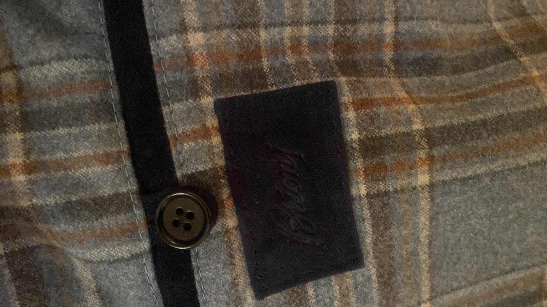 Photo 1 of BRIONI WOOL VEST MADE IN ITALY MENS SIZE EST XL