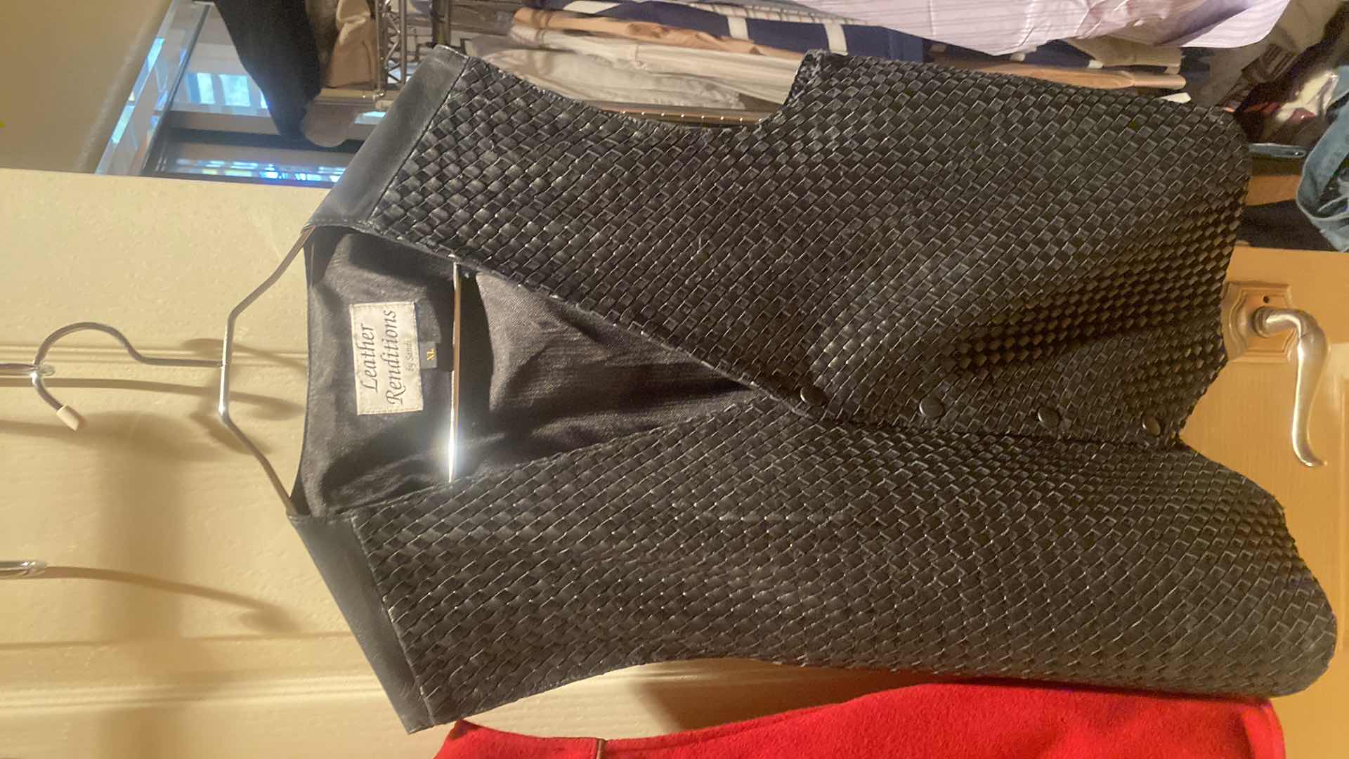 Photo 1 of 2 - SCHAEFER OUTFITTER & LEATHER RENDITIONS VESTS MENS SIZE XL