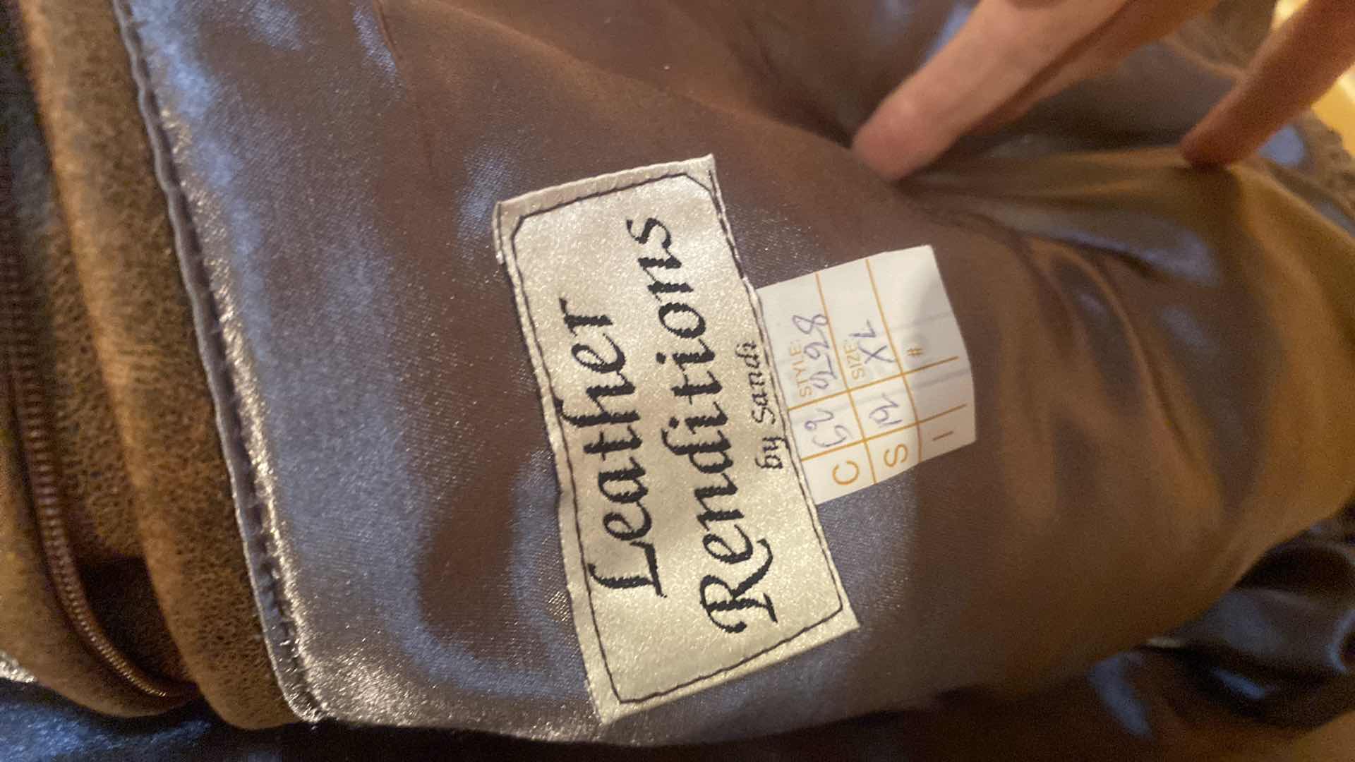 Photo 1 of LEATHER RENDITIONS LEATHER VEST MENS SIZE XL