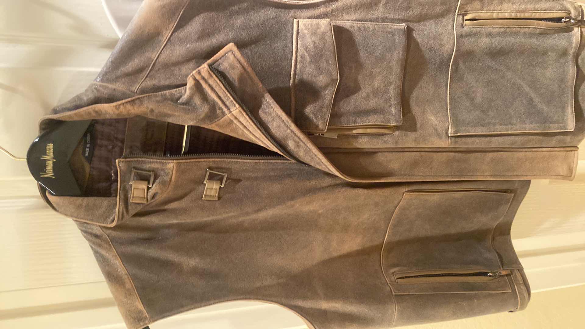 Photo 1 of BUGATCHI LEATHER VEST MENS SIZE LARGE & NEW REPORTER COTTON BLAZER SIZE US 50