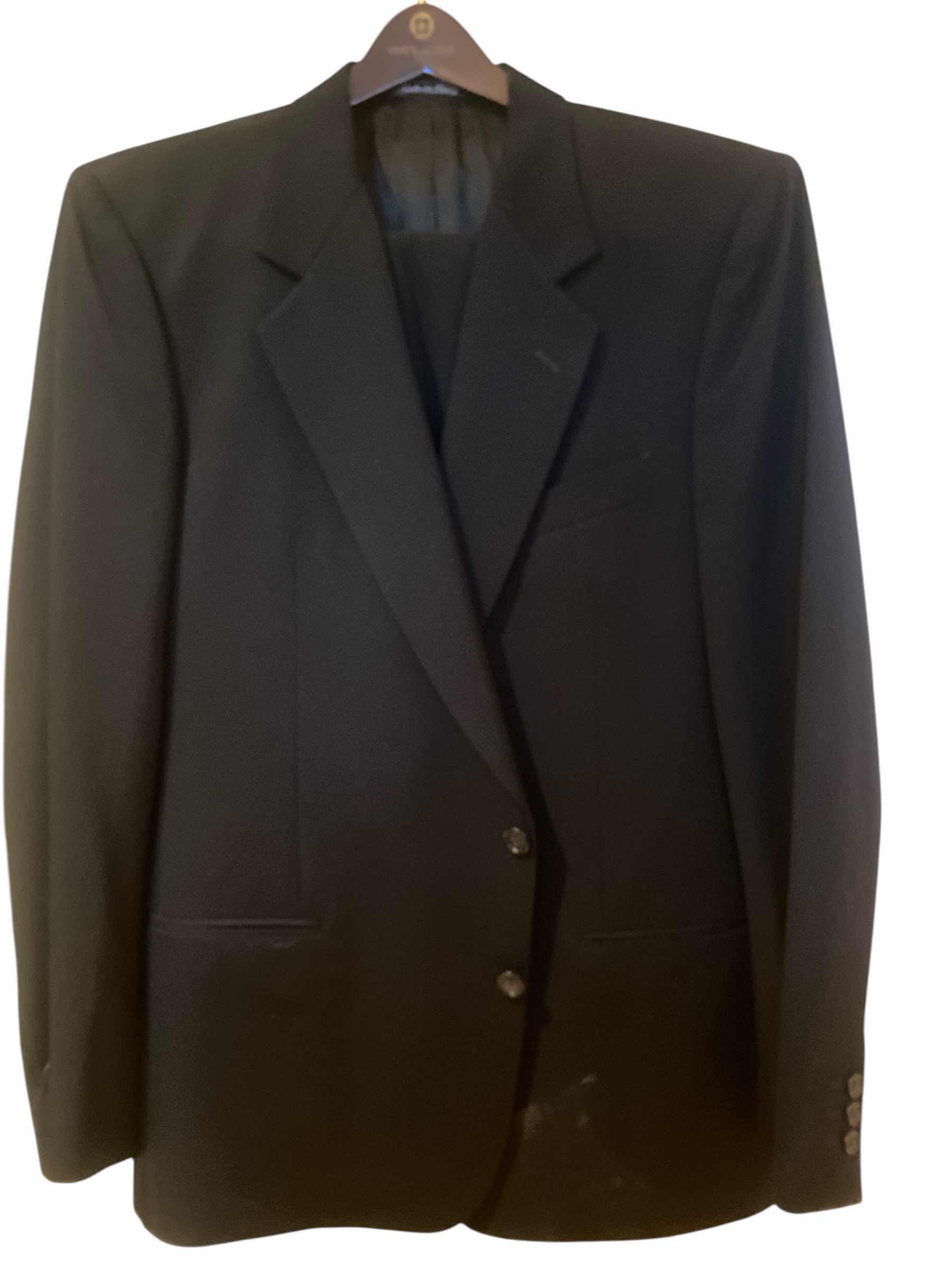 Photo 1 of $1600 NEW VALENTINO WOOL SUIT MADE IN ITALY MENS EST SIZE 44