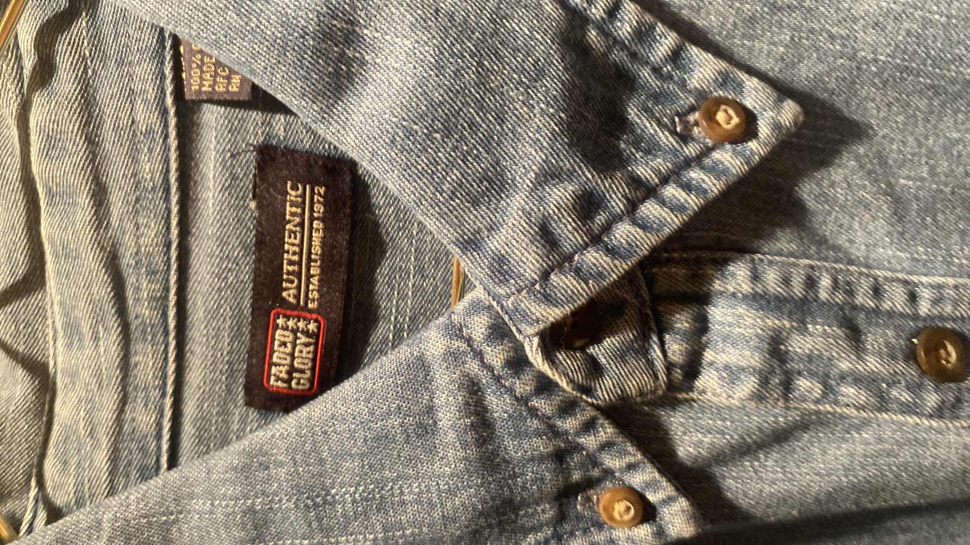 Photo 1 of 5 - DESIGNER SHORT SLEEVE SHIRTS MENS SIZE X LARGE