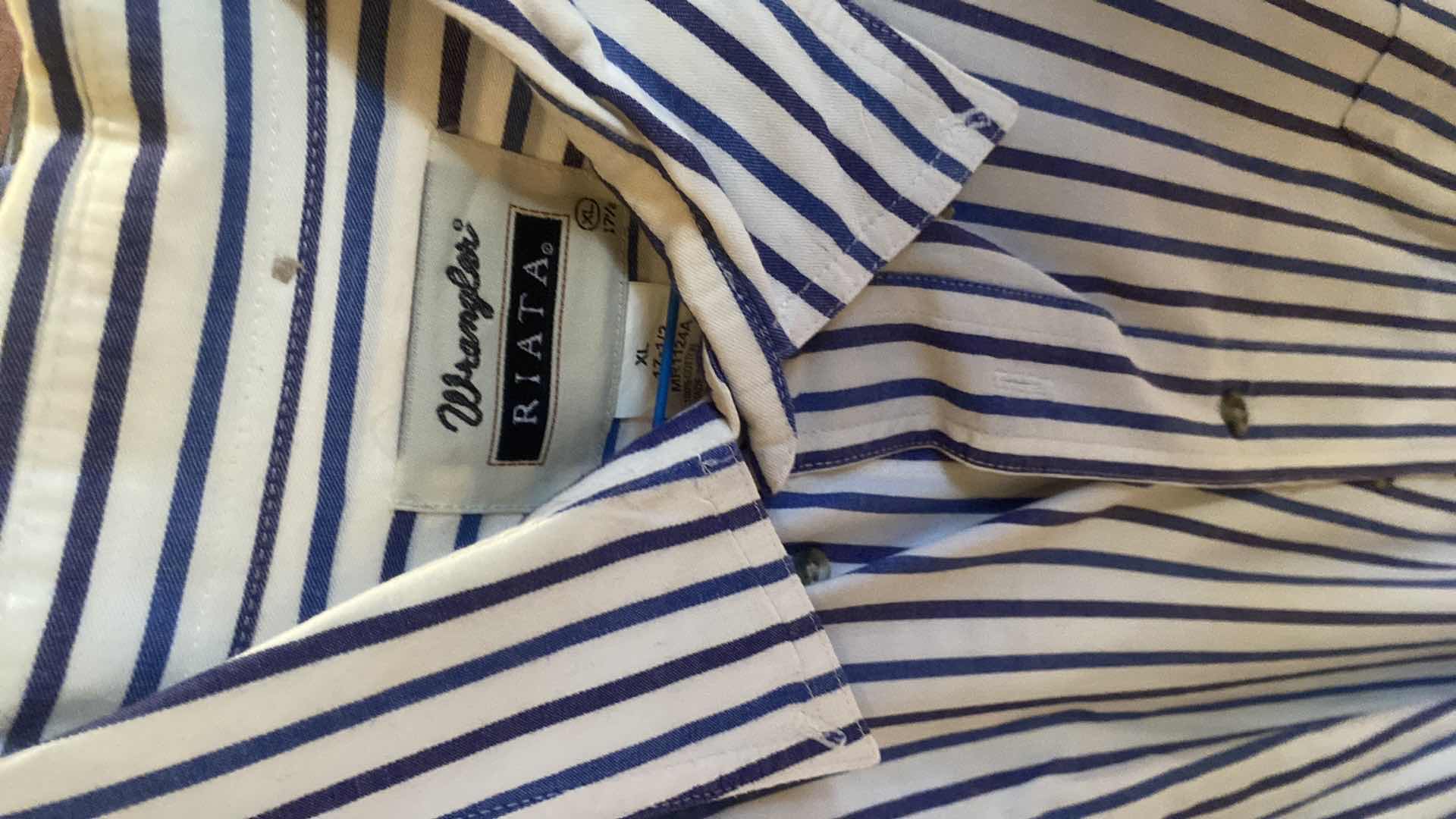 Photo 1 of 10- DESIGNER SHORT SLEEVE DRESS SHIRTS SIZE 17, 17 1/2 & X LARGE (SOME WITH TAGS)