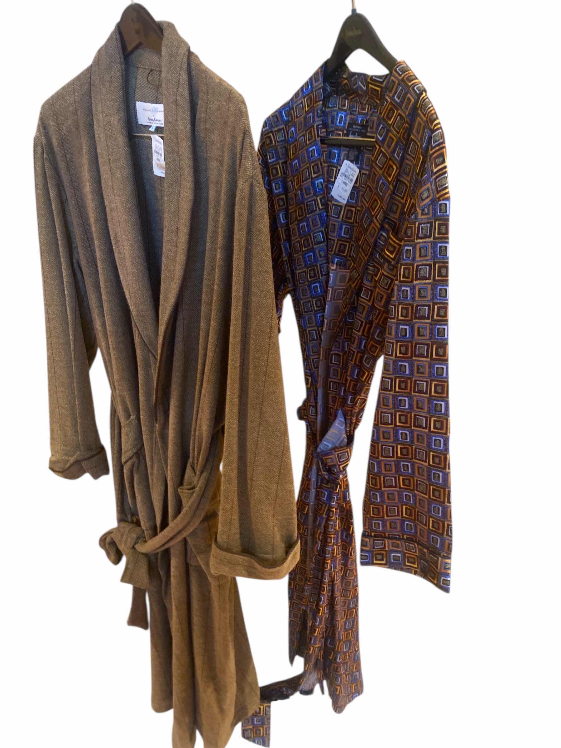 Photo 1 of 2 - NEW DESIGNER MENS ROBES SIZE LARGE