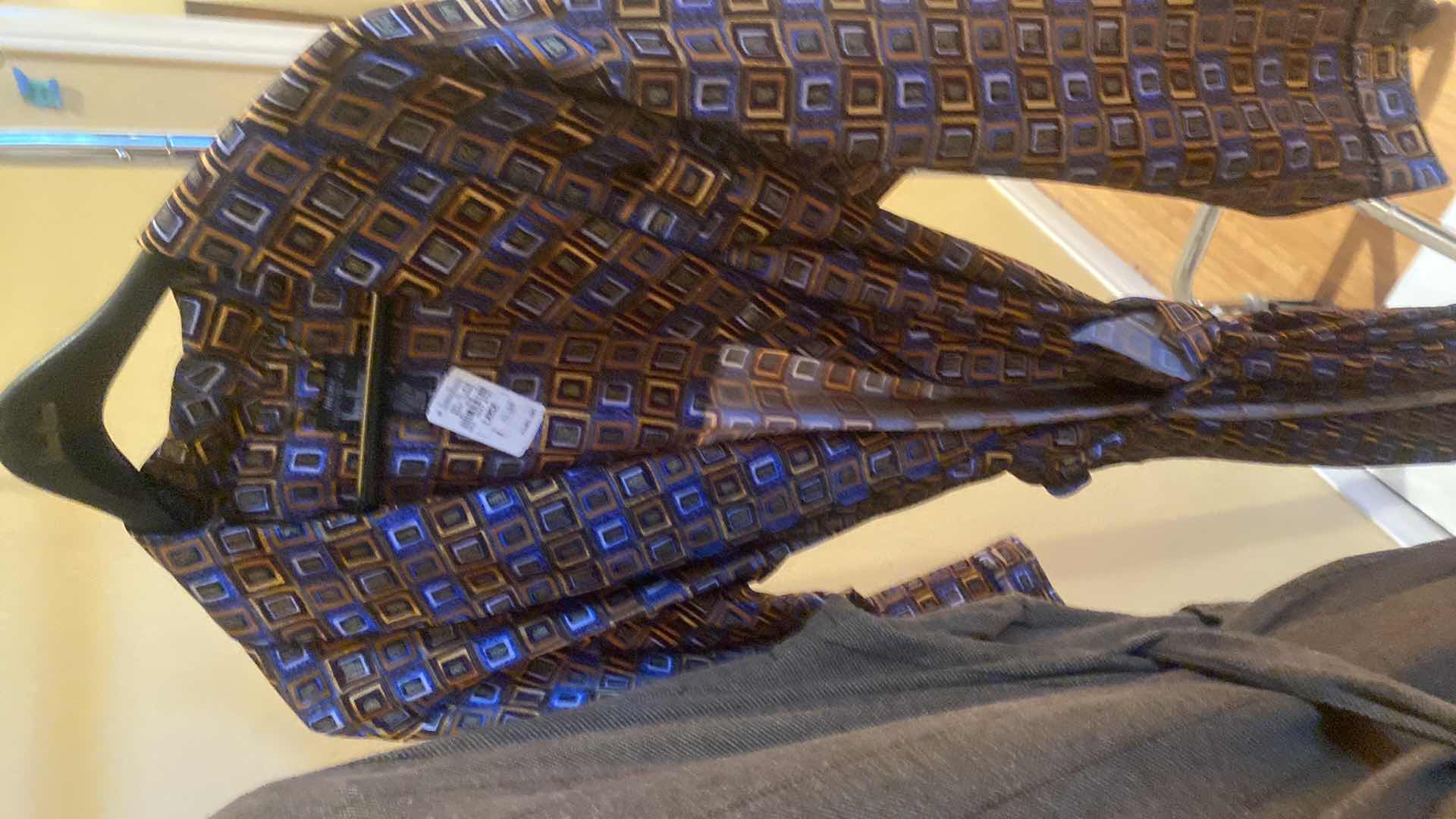 Photo 1 of 2 - NEW DESIGNER MENS ROBES SIZE LARGE