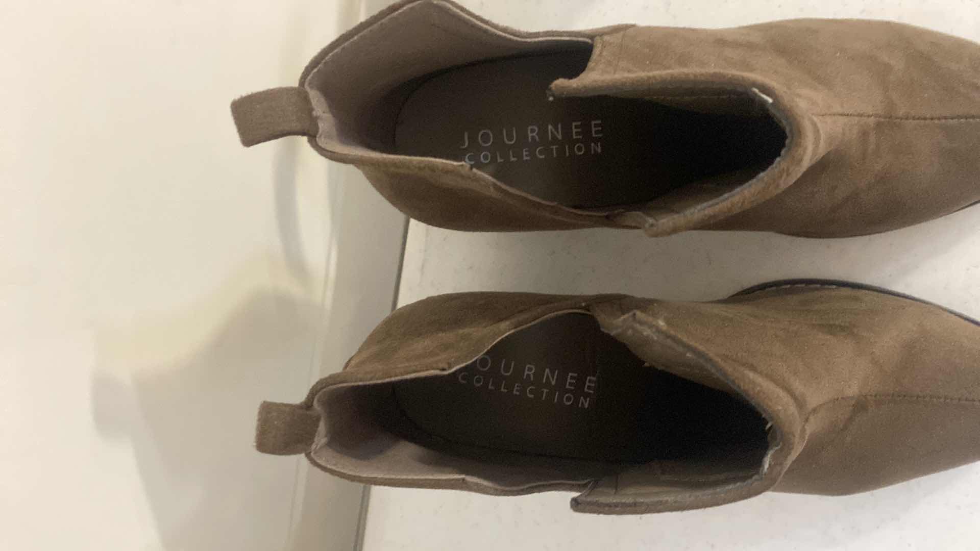 Photo 1 of 2 - WOMENS BOOTS & WEDGES SIZE 11