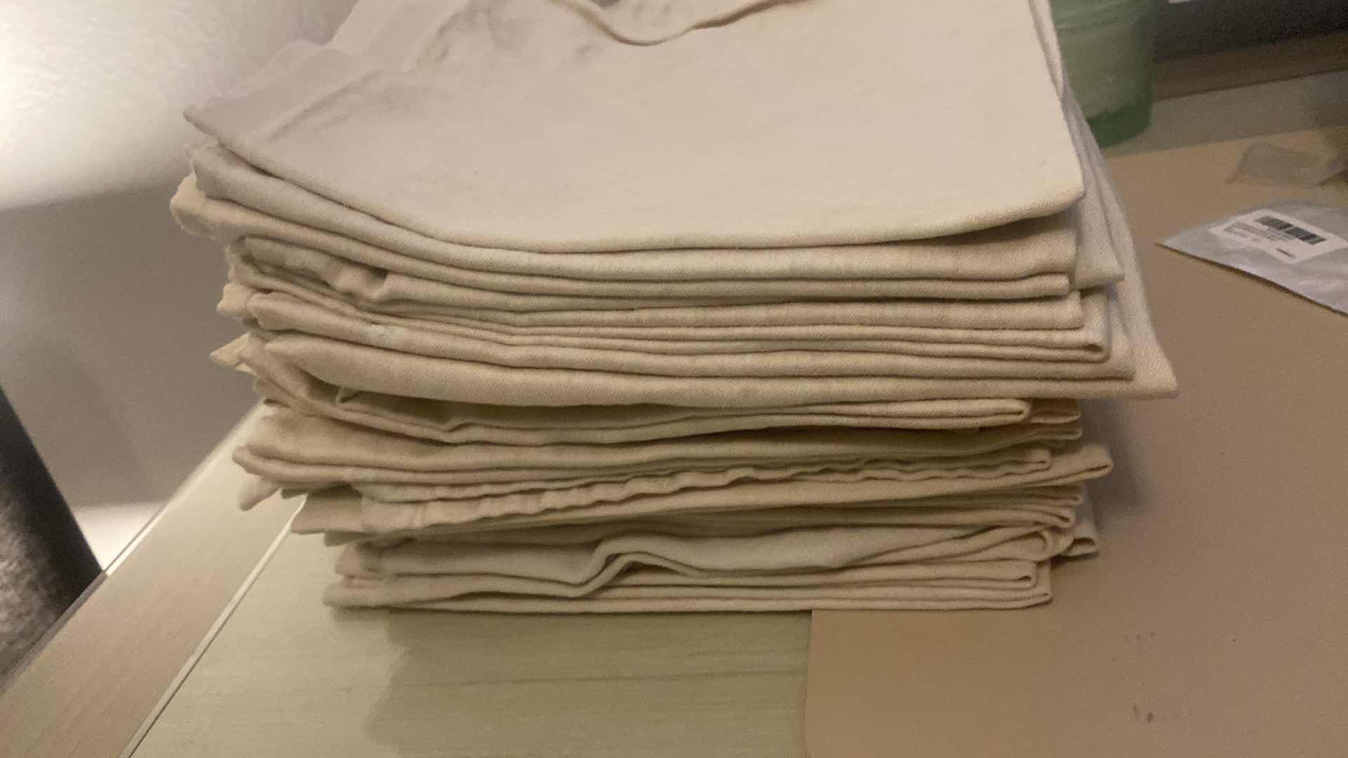 Photo 1 of 33 - LINEN NAPKINS