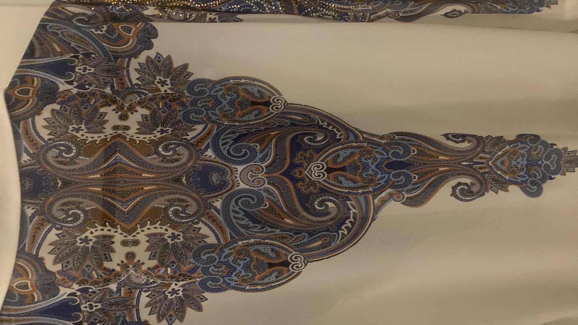 Photo 1 of WOMENS GENESE BLOUSE EST SIZE M/LARGE