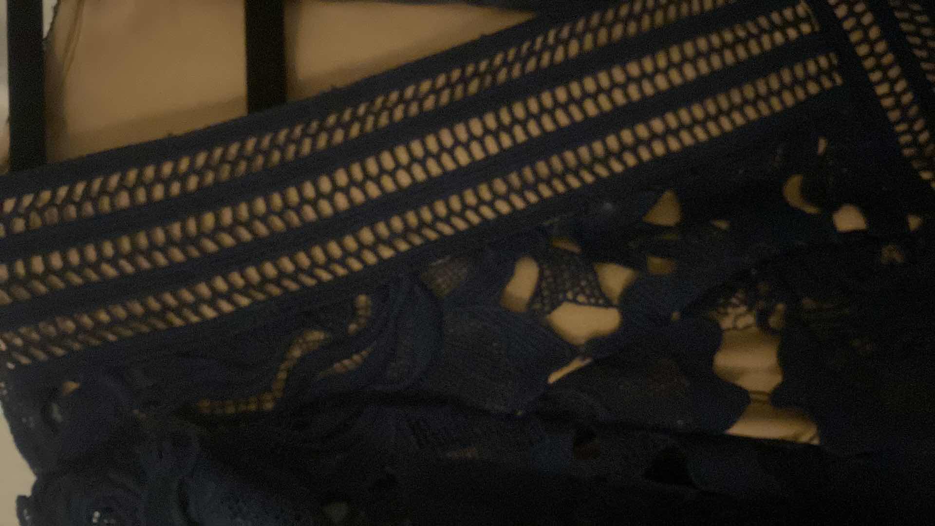 Photo 1 of WOMENS ADELYN RAE NAVY BLUE LACE DRESS WITH NUDE LINING SIZE MEDIUM