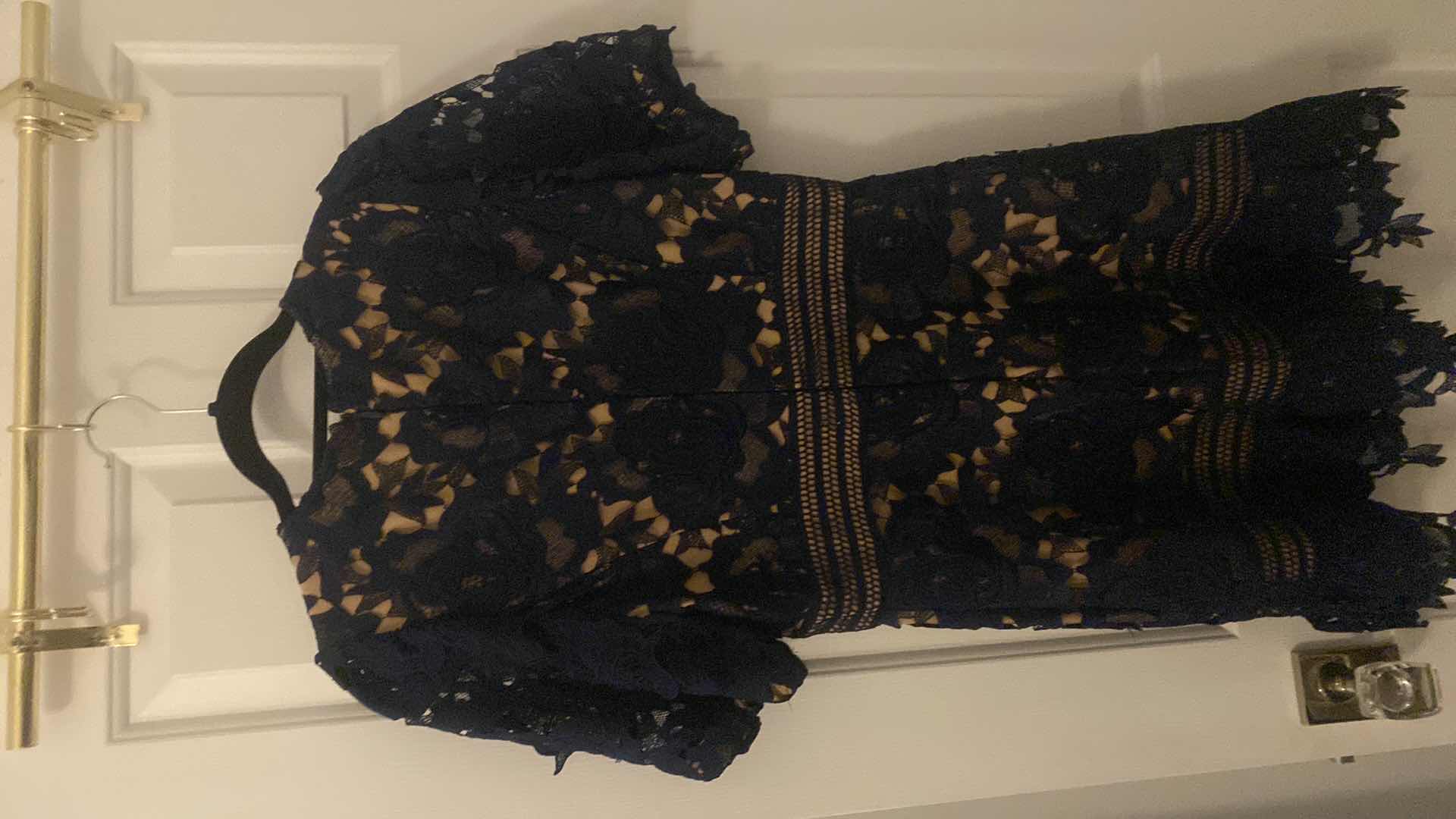 Photo 1 of WOMENS ADELYN RAE NAVY BLUE LACE DRESS WITH NUDE LINING SIZE MEDIUM