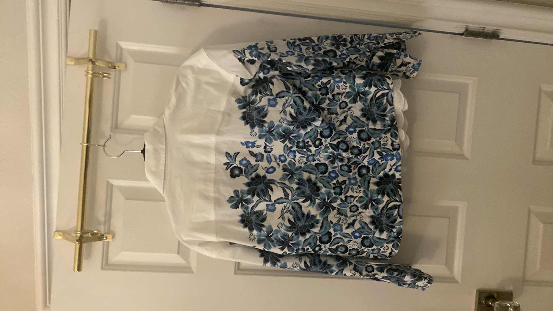 Photo 1 of WOMENS WHITE HOUSE BLACK MARKET BUSTIER SIZE 4 & JACKET SIZE 2