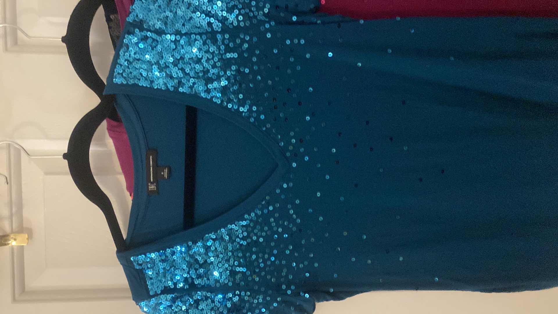 Photo 1 of 4 - WOMENS INC V NECK TEES WITH SEQUIN DETAIL SIZE SMALL