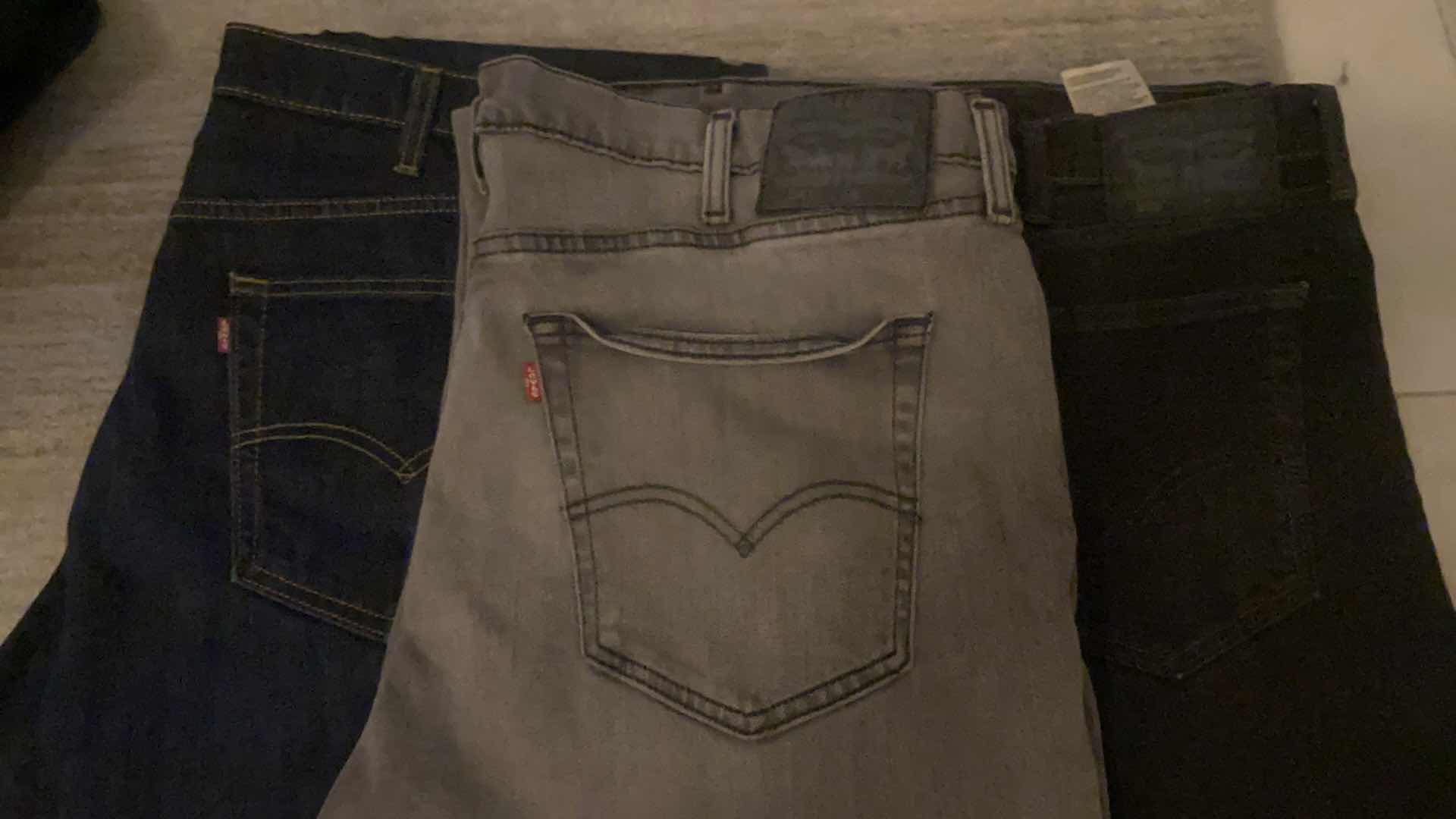 Photo 1 of 3 - MENS LEVI JEANS SIZE 42 L36