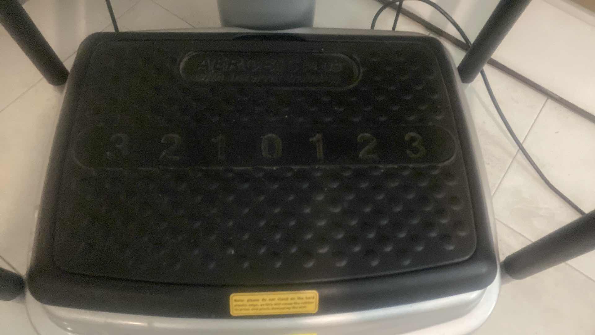 Photo 1 of ZAAZ MOVEMENT 20K VIBRATION MACHINE WITH SOFT MAT & ZAAZ CHAIR ACCESSORIES